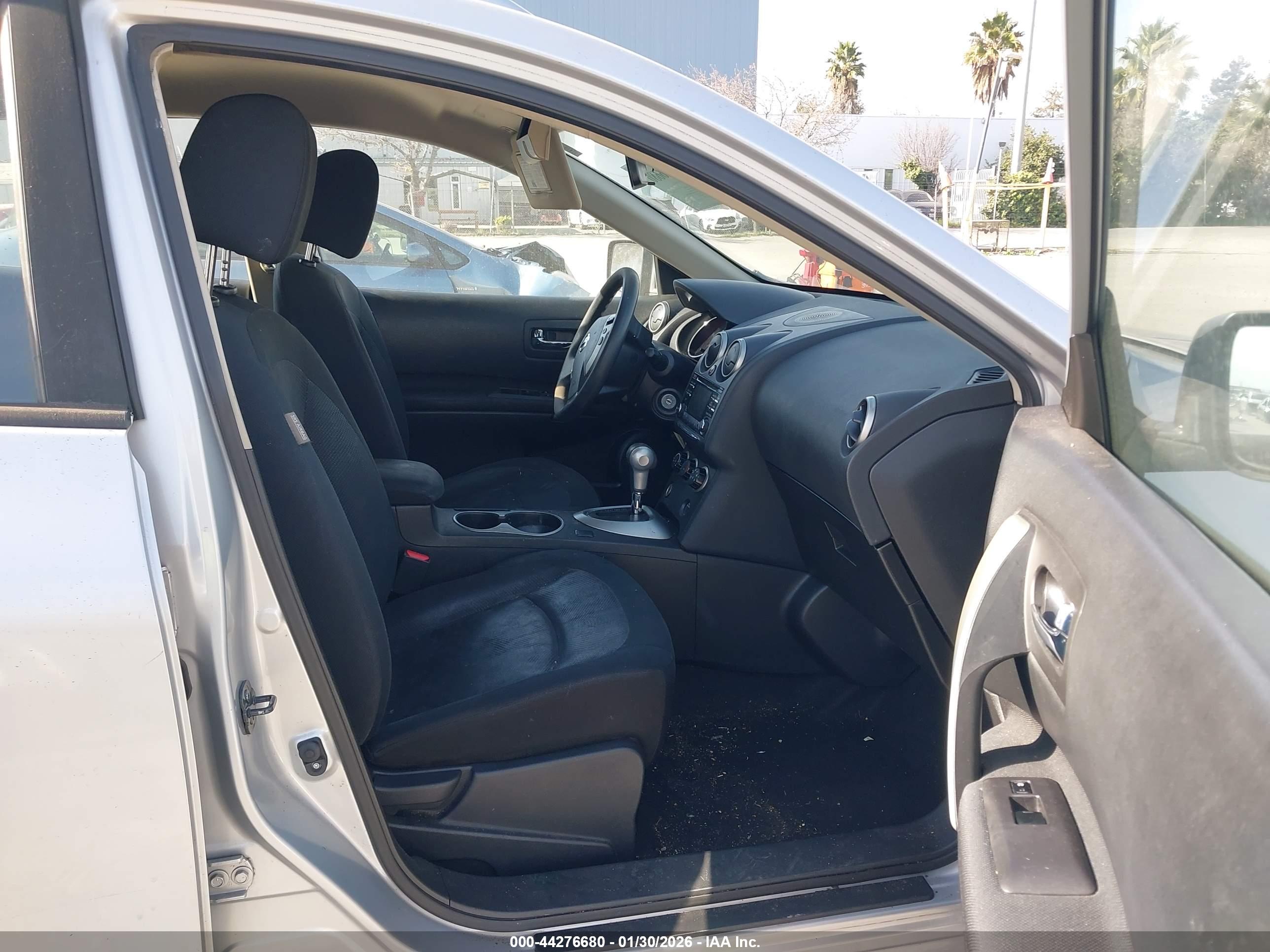 NISSAN ROGUE image 5