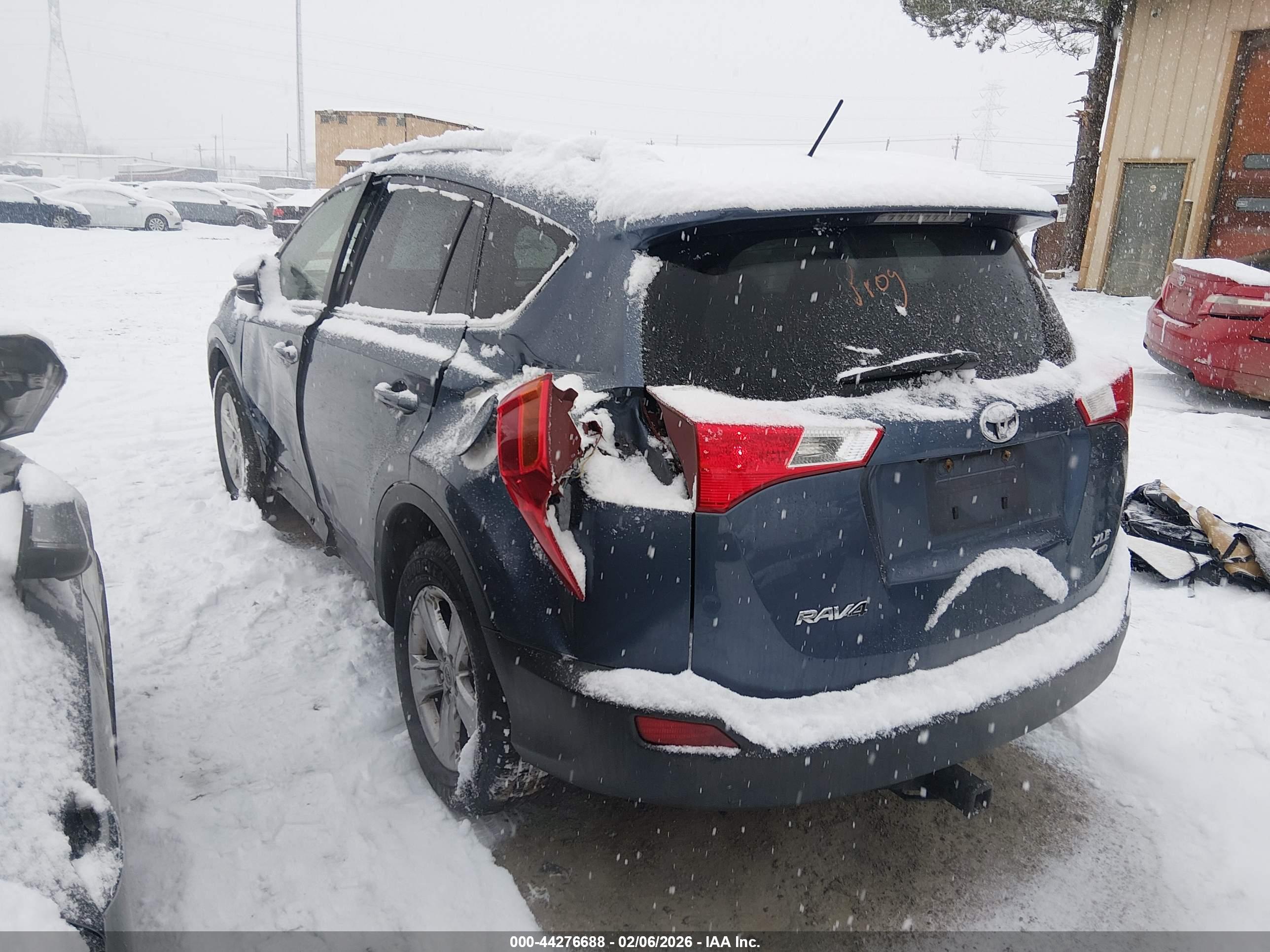 TOYOTA RAV4 image 3
