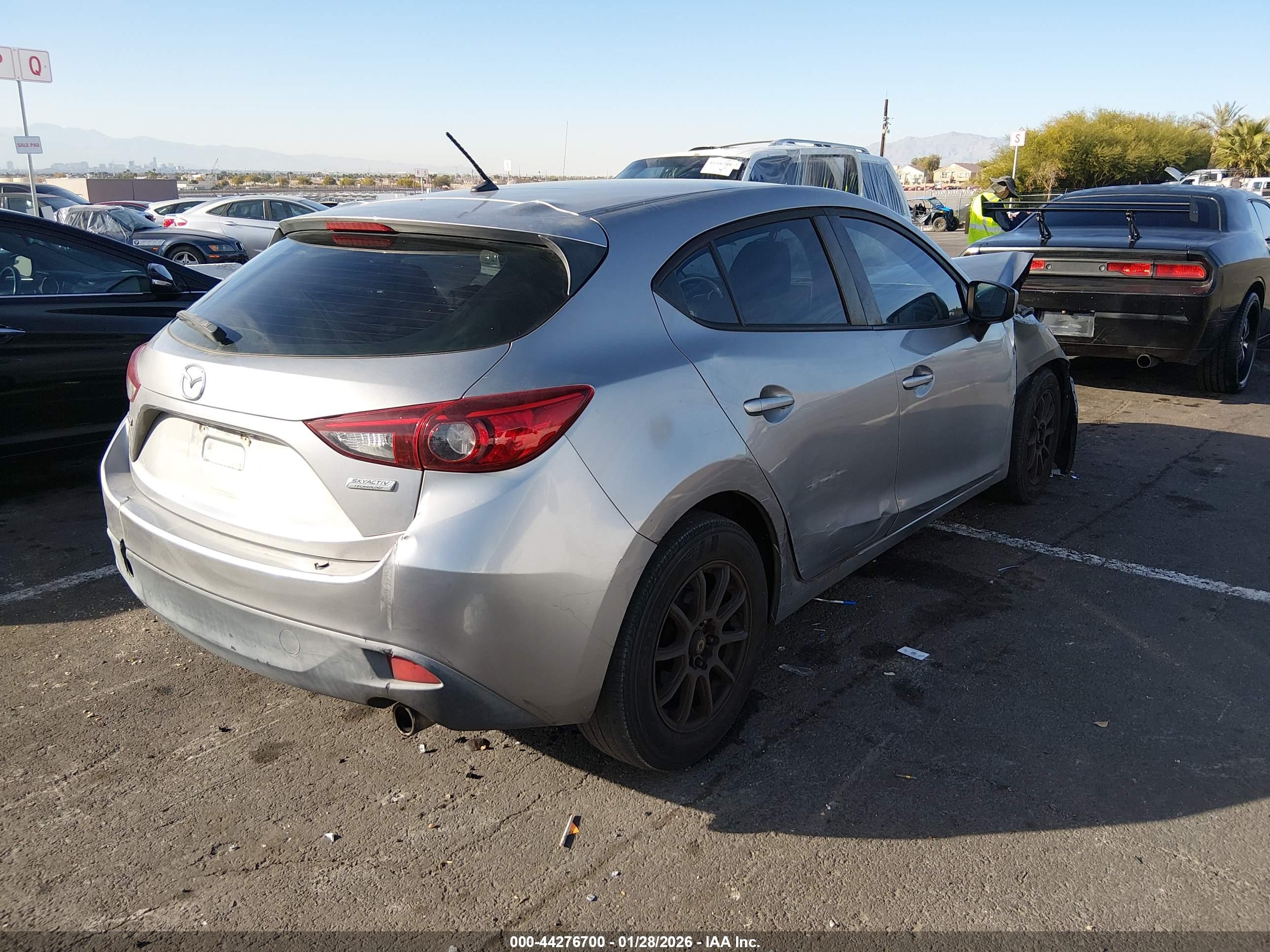 MAZDA MAZDA3 image 4