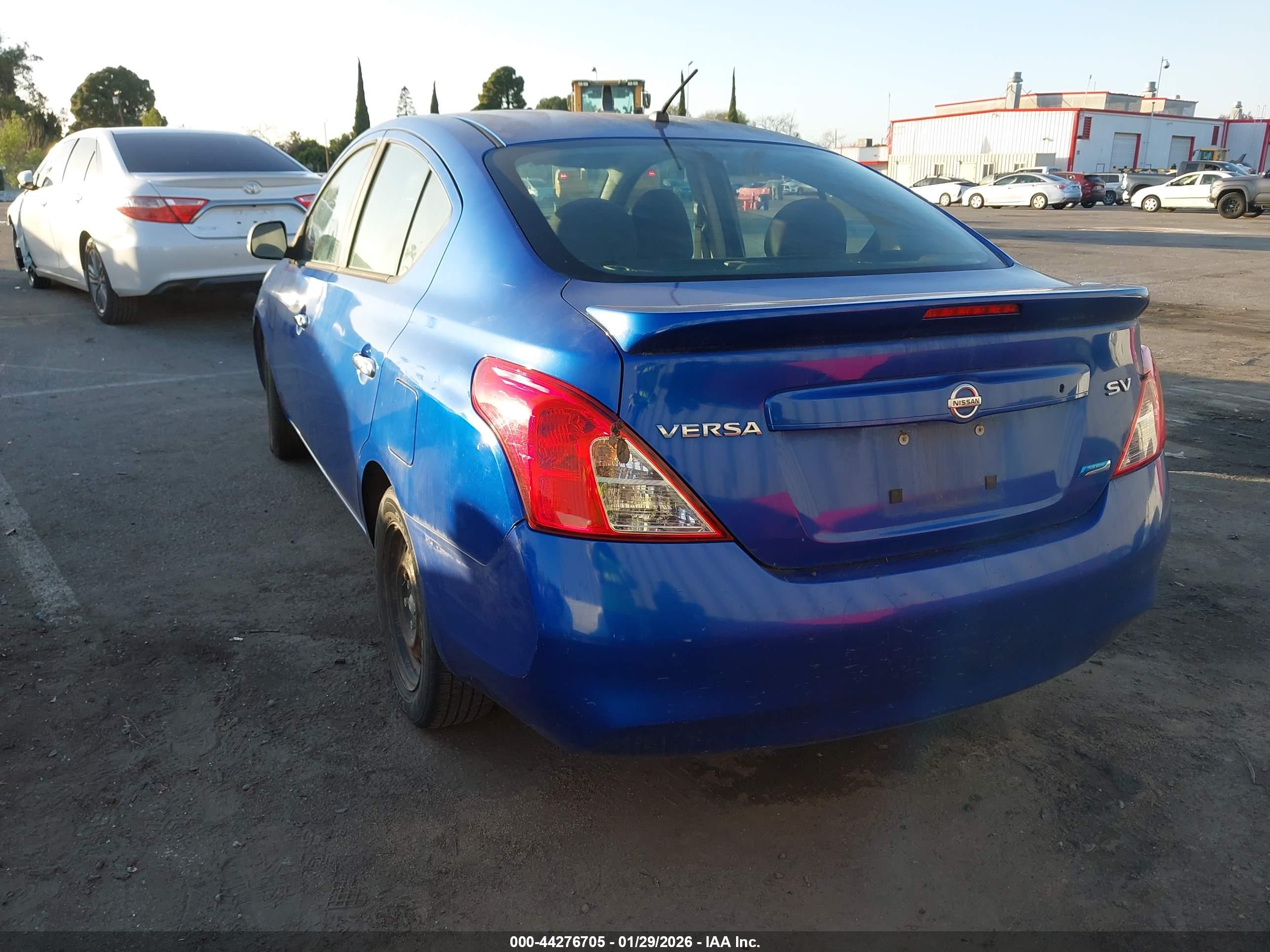NISSAN VERSA image 3