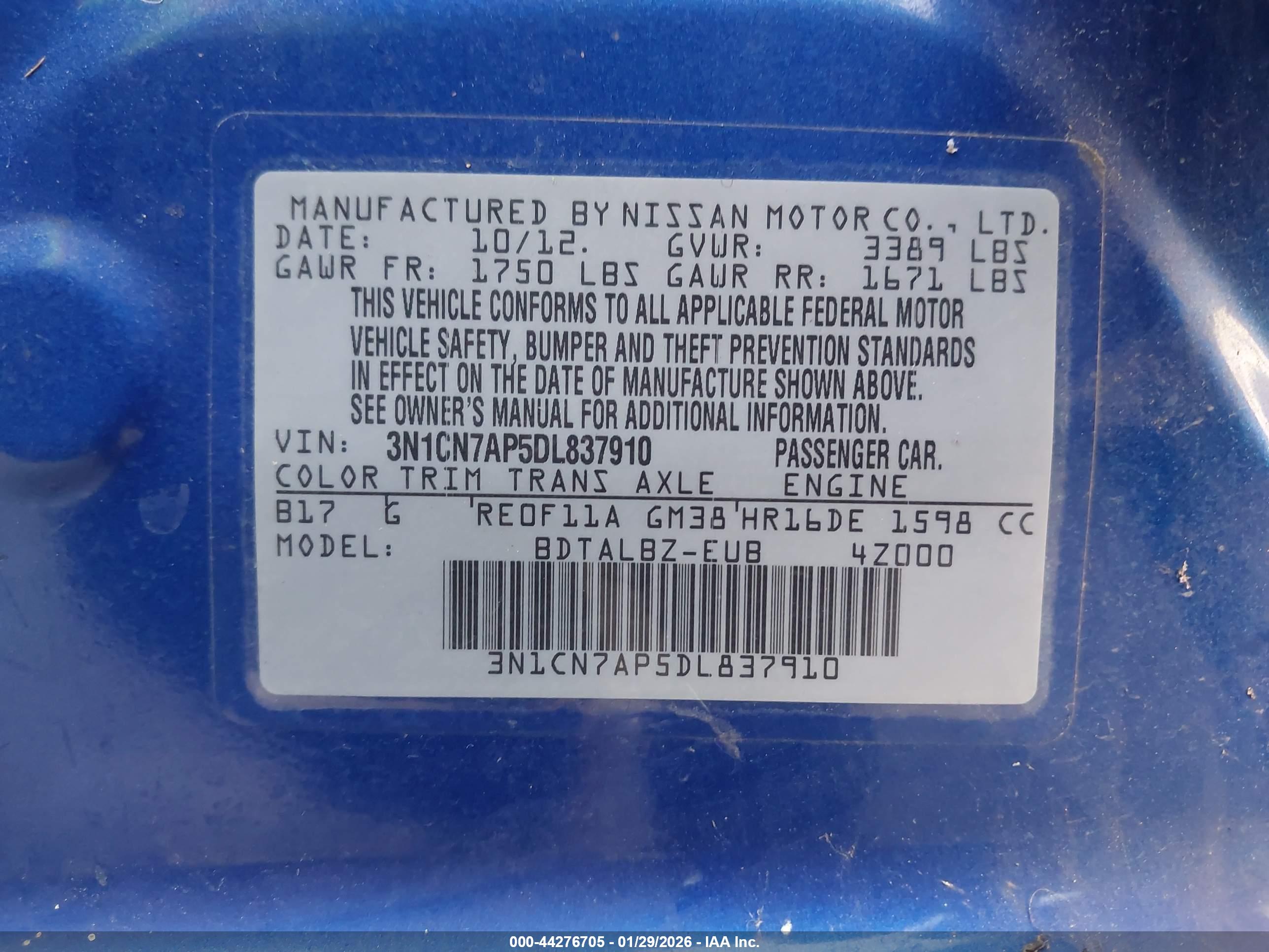 NISSAN VERSA image 9