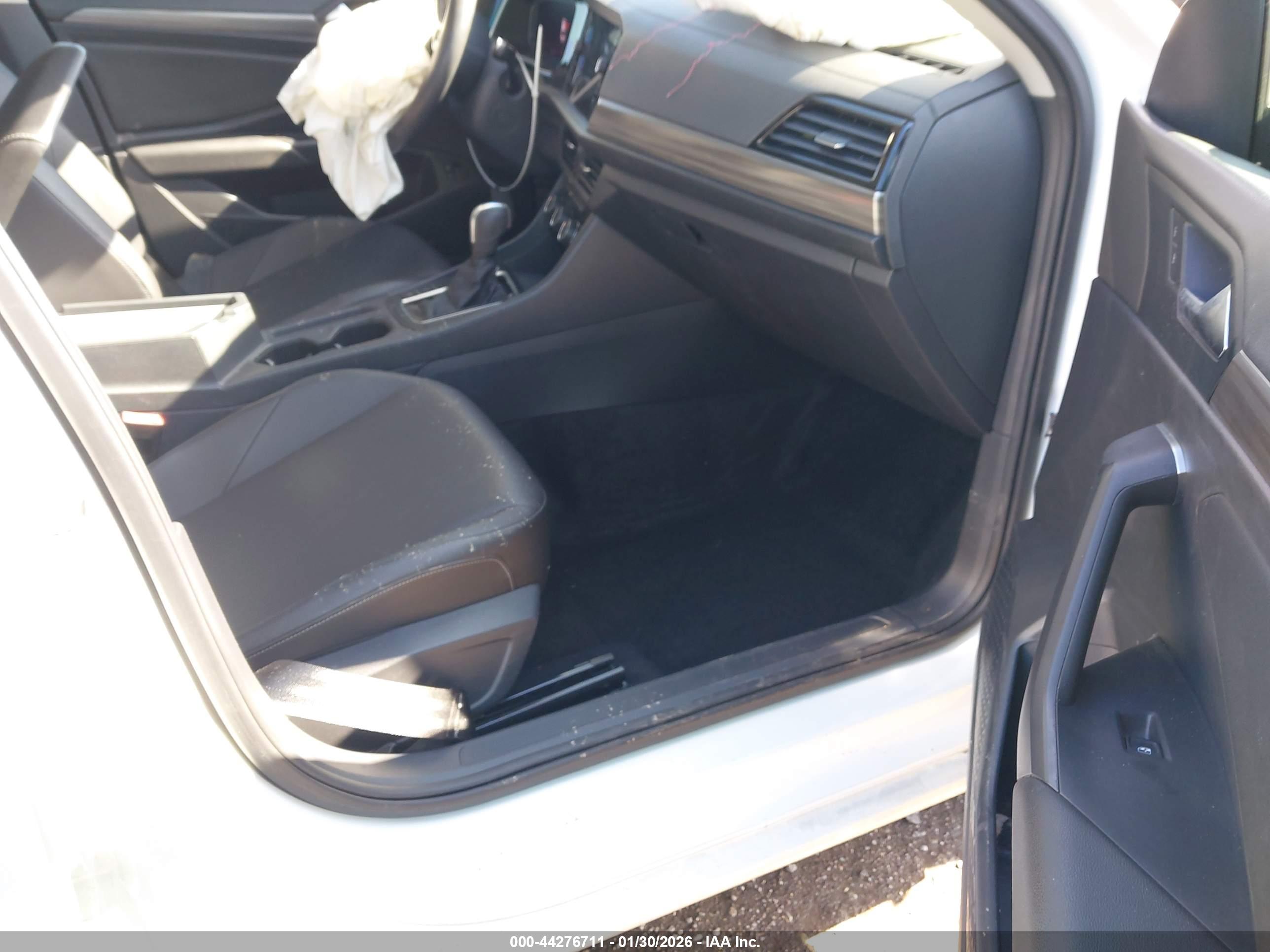 VOLKSWAGEN JETTA image 5