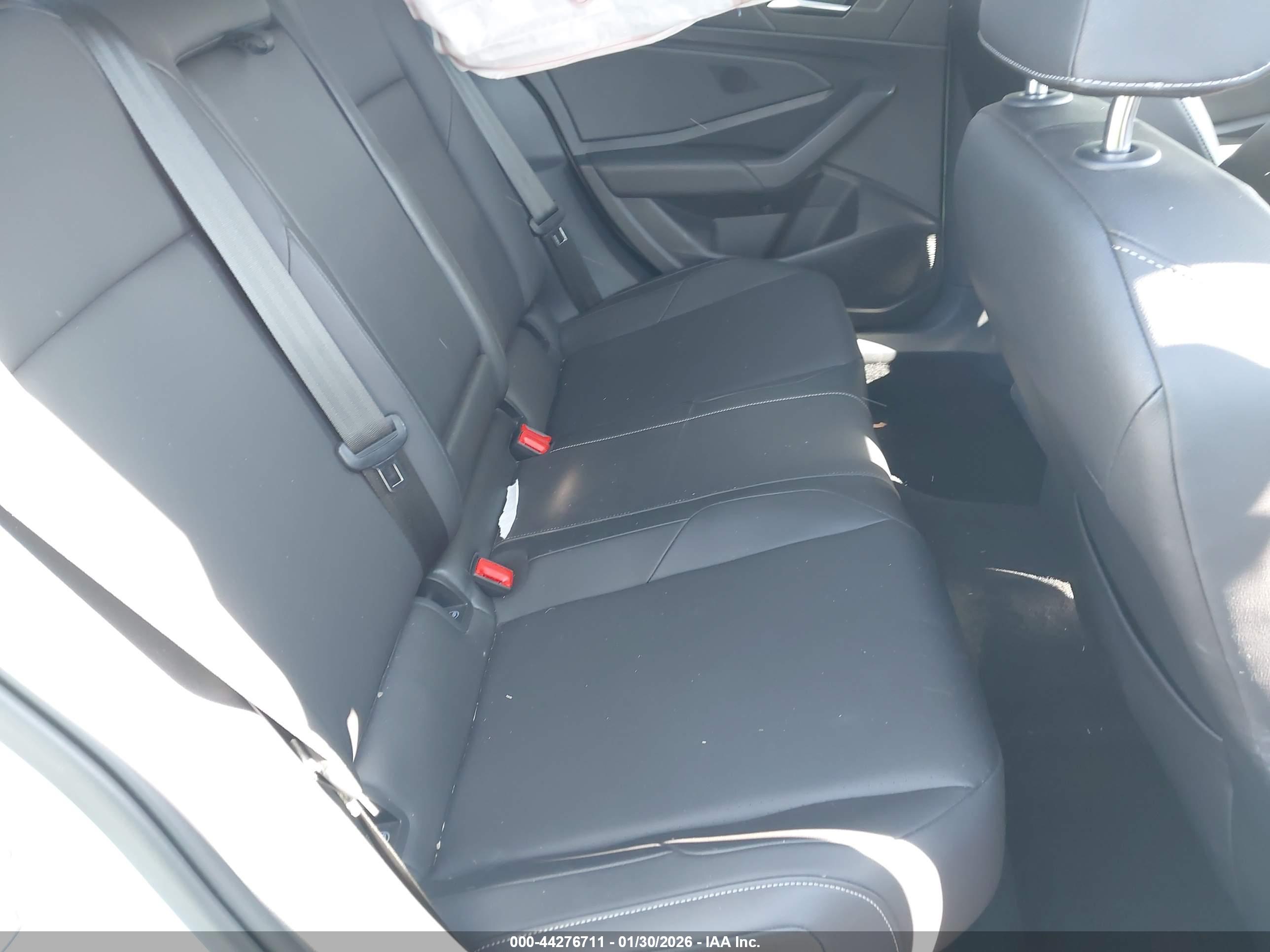 VOLKSWAGEN JETTA image 8