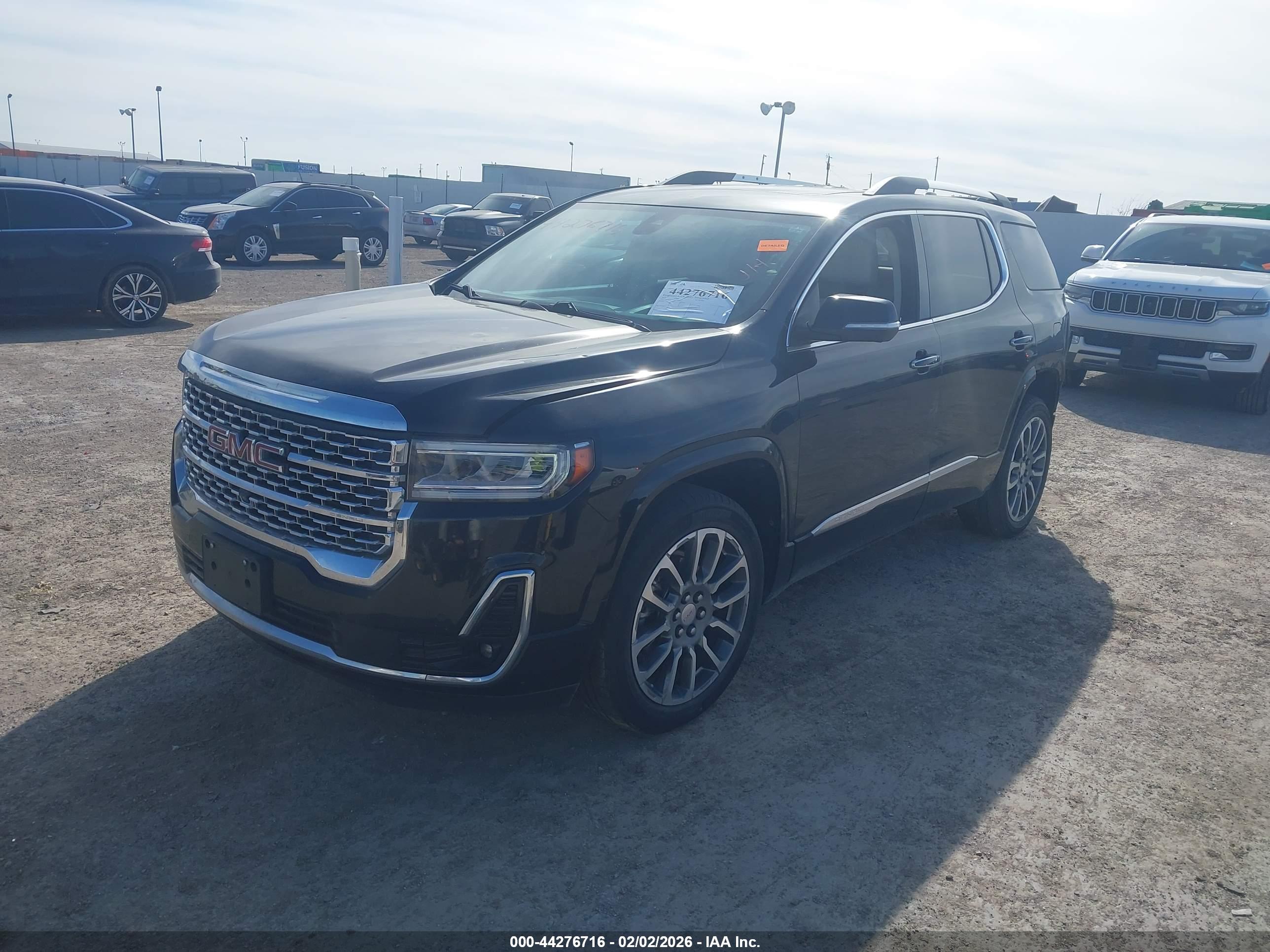 GMC ACADIA image 2