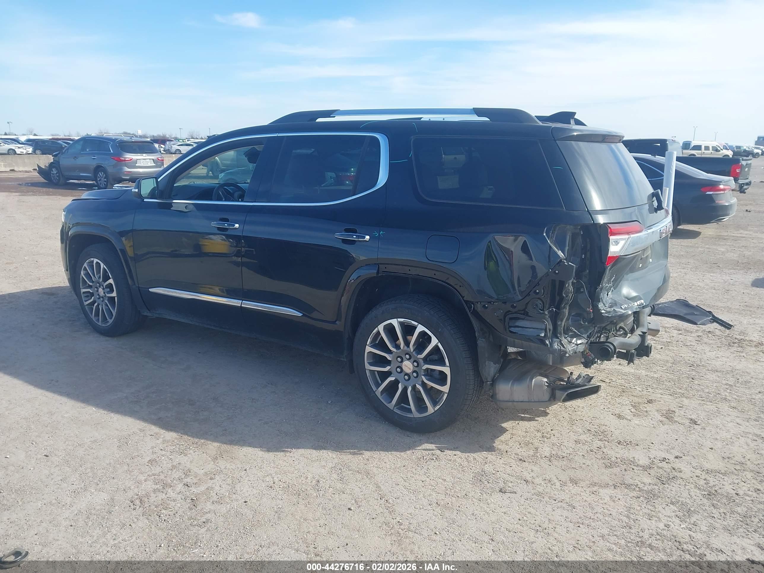 GMC ACADIA image 3