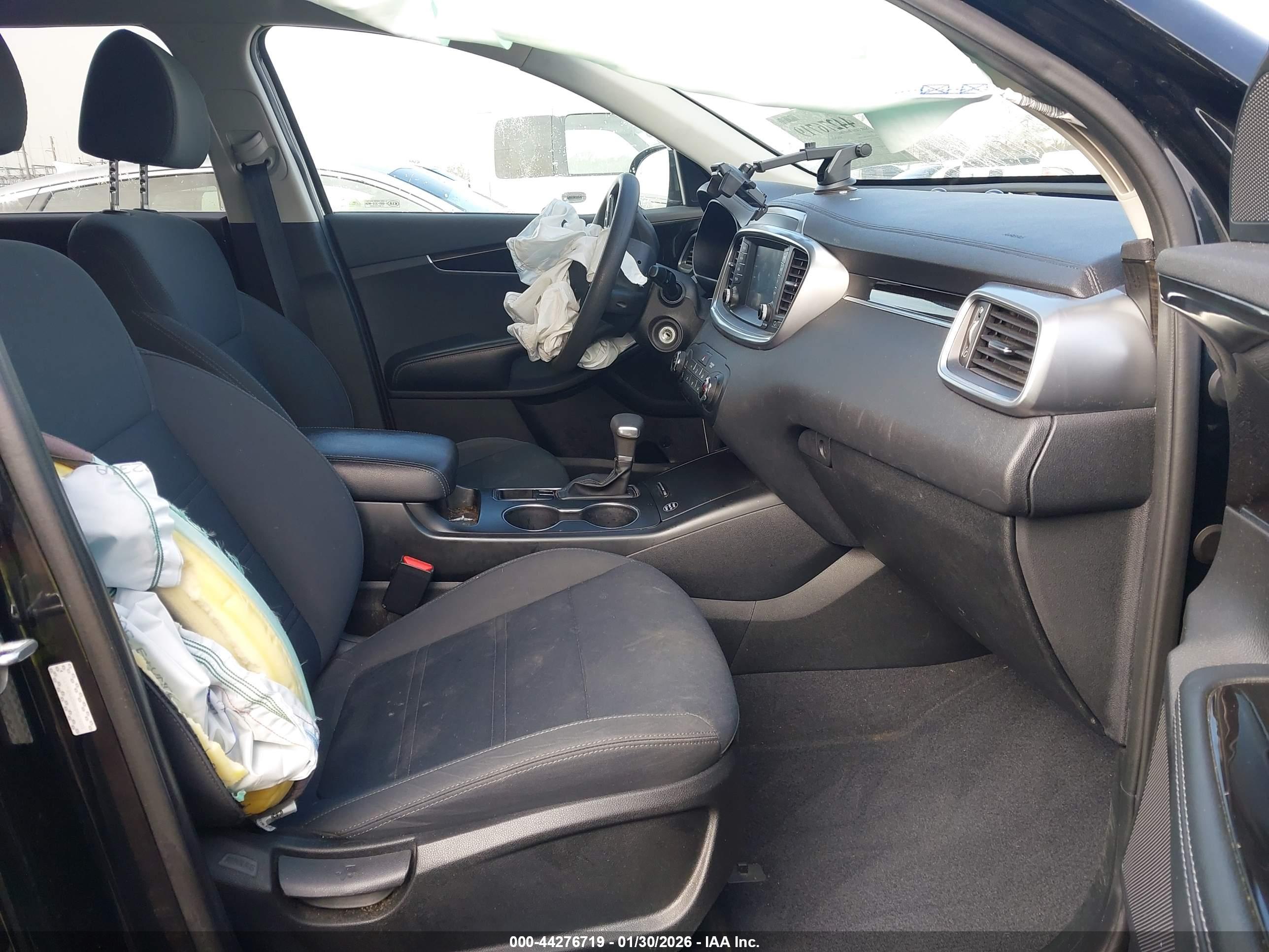 KIA SORENTO image 5