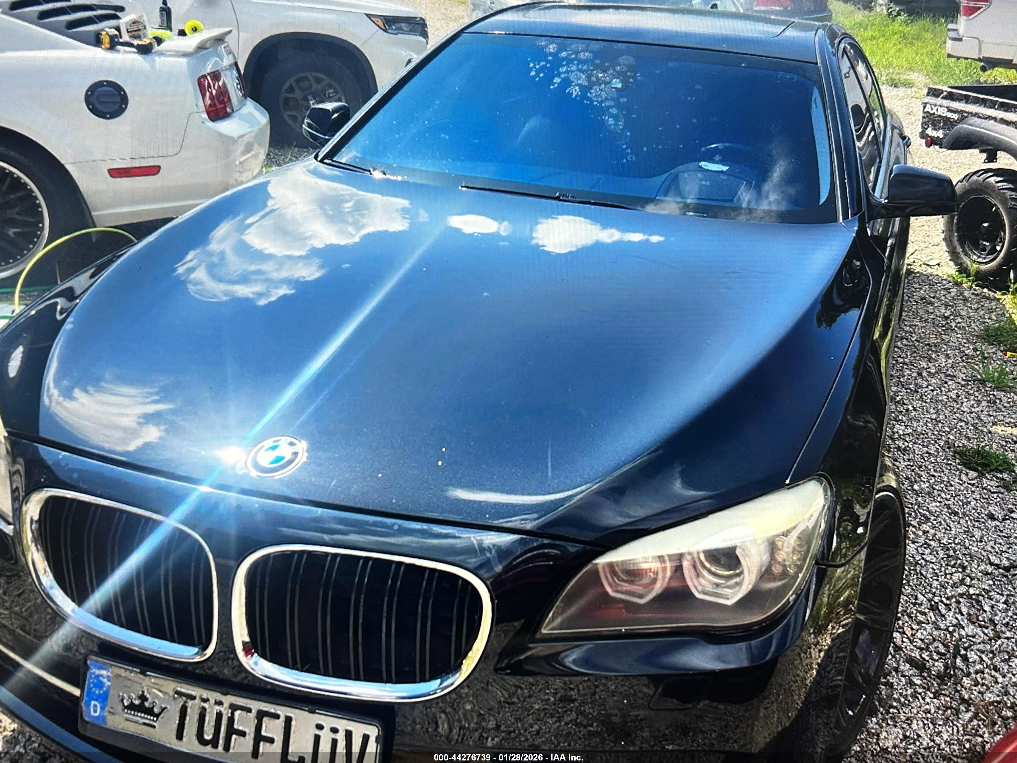 BMW 750I image 11