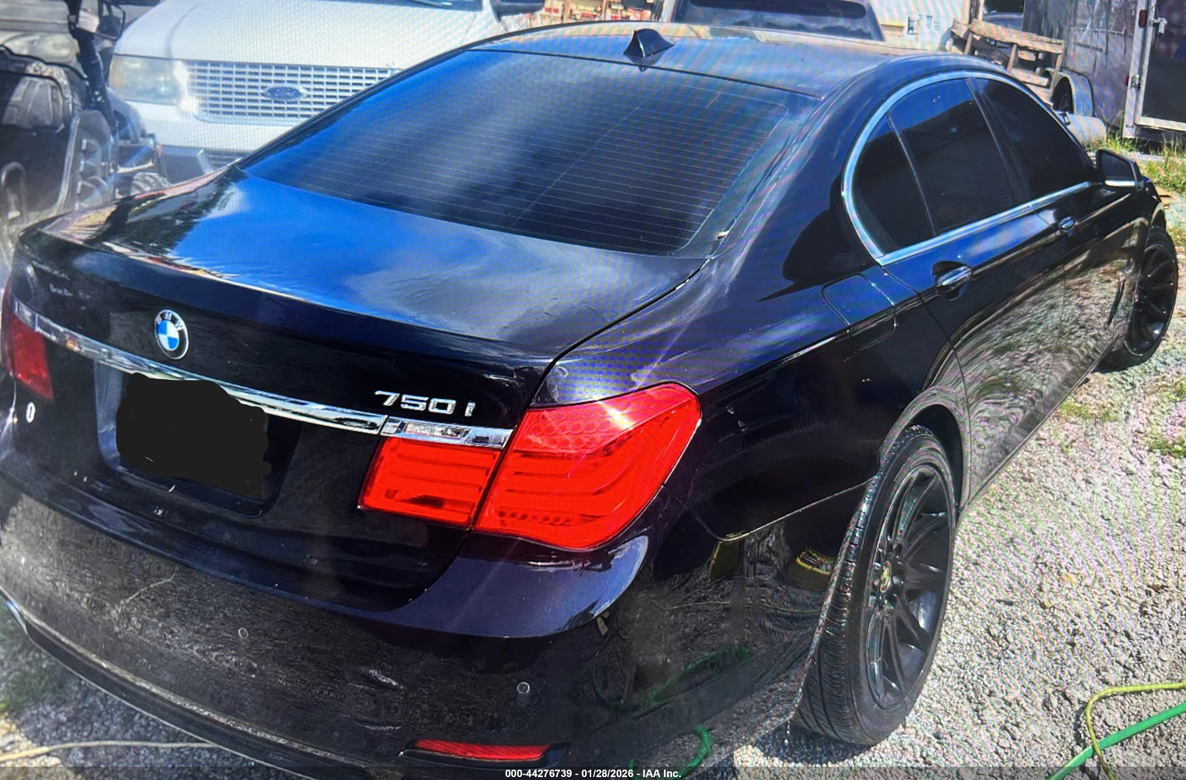 BMW 750I image 6