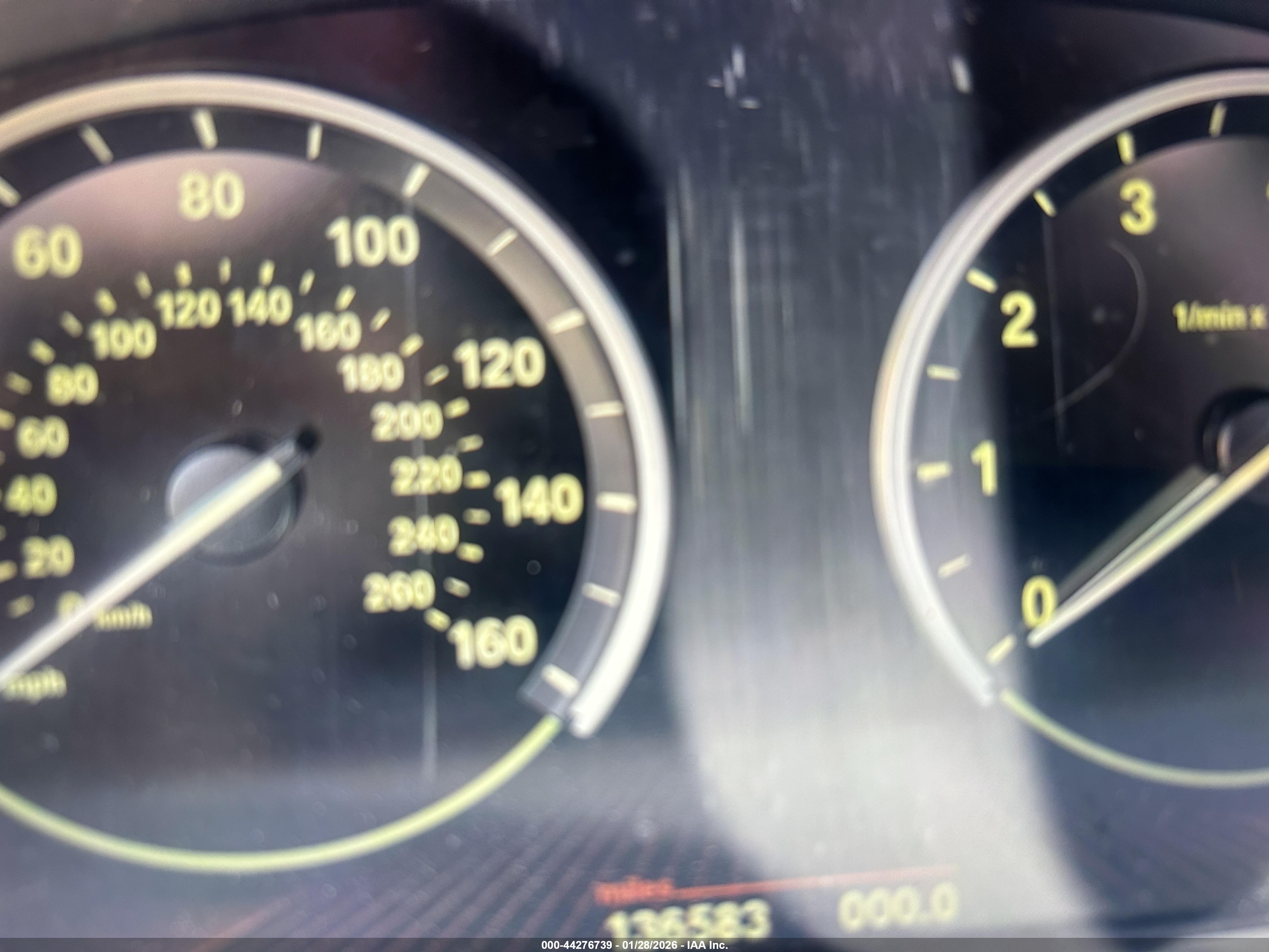 BMW 750I image 7