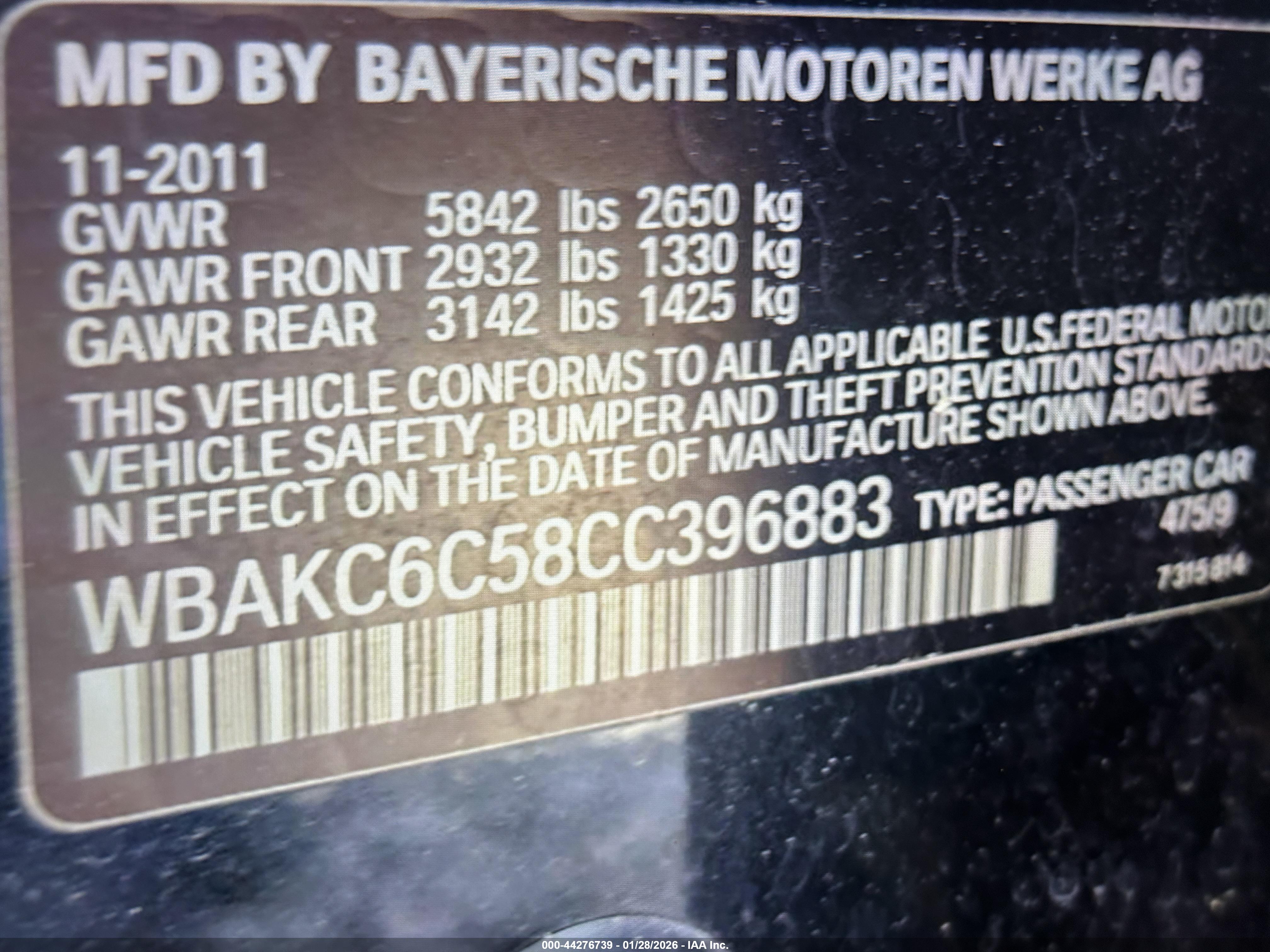 BMW 750I image 9