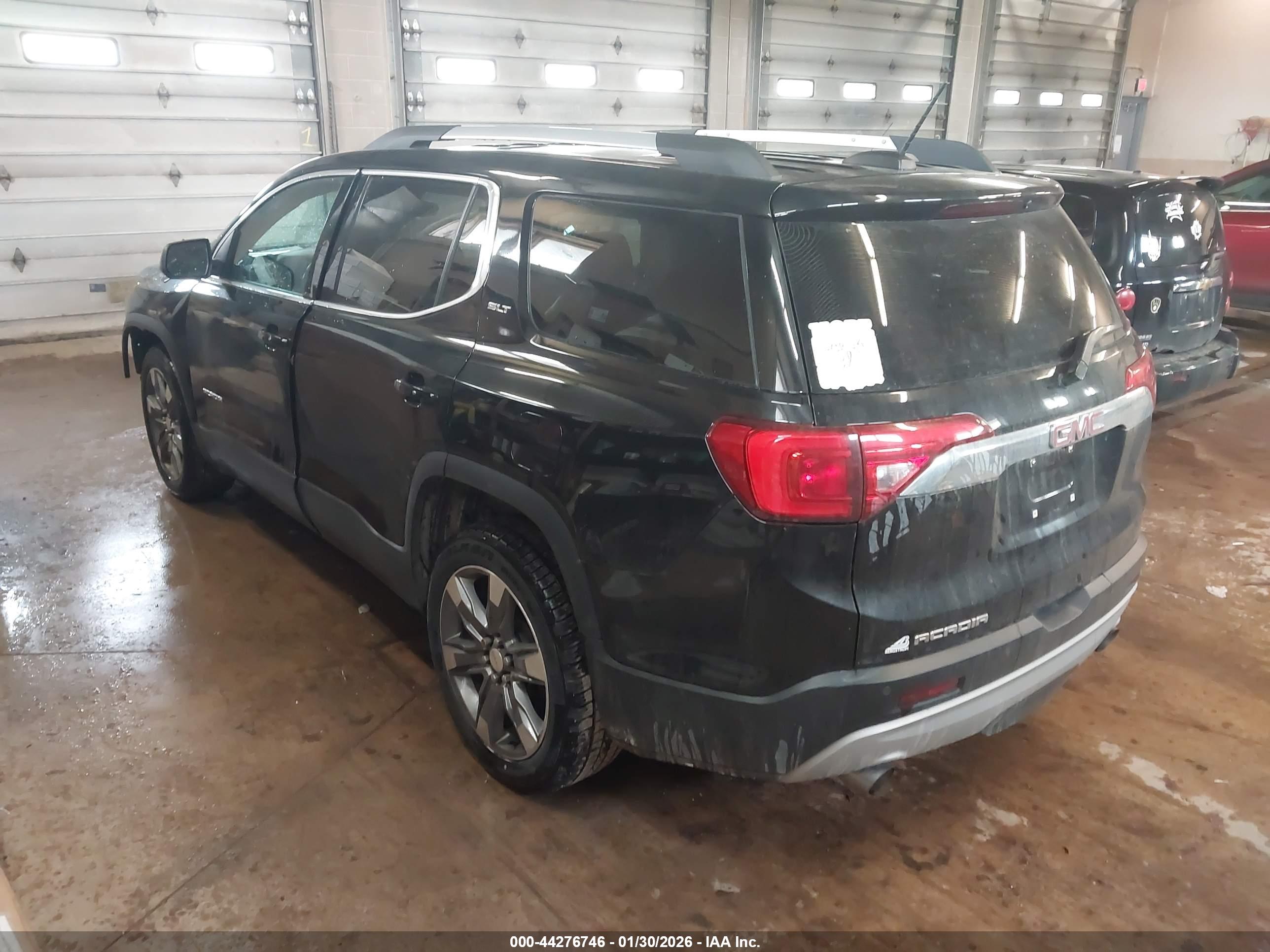 GMC ACADIA image 3