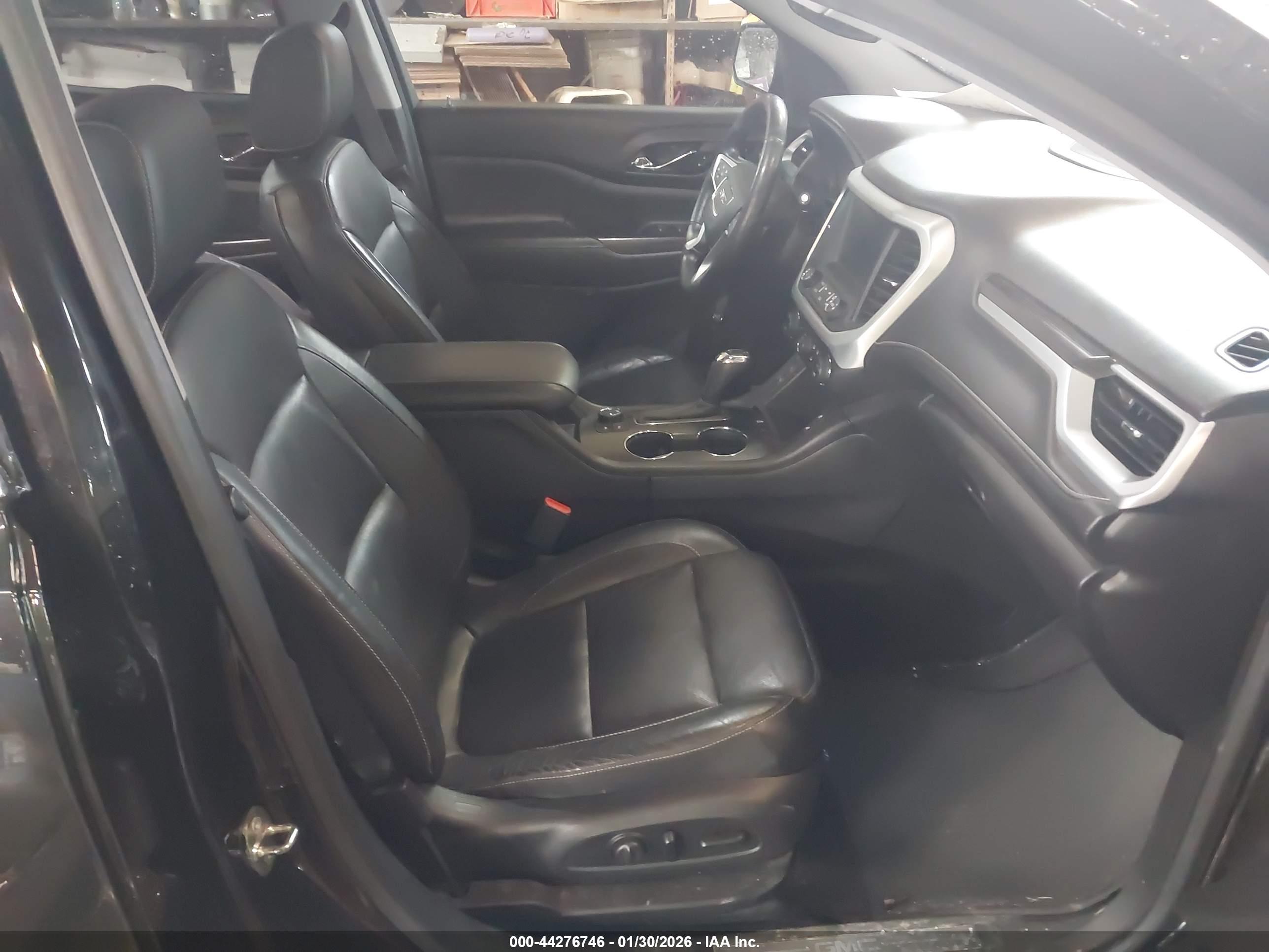 GMC ACADIA image 5