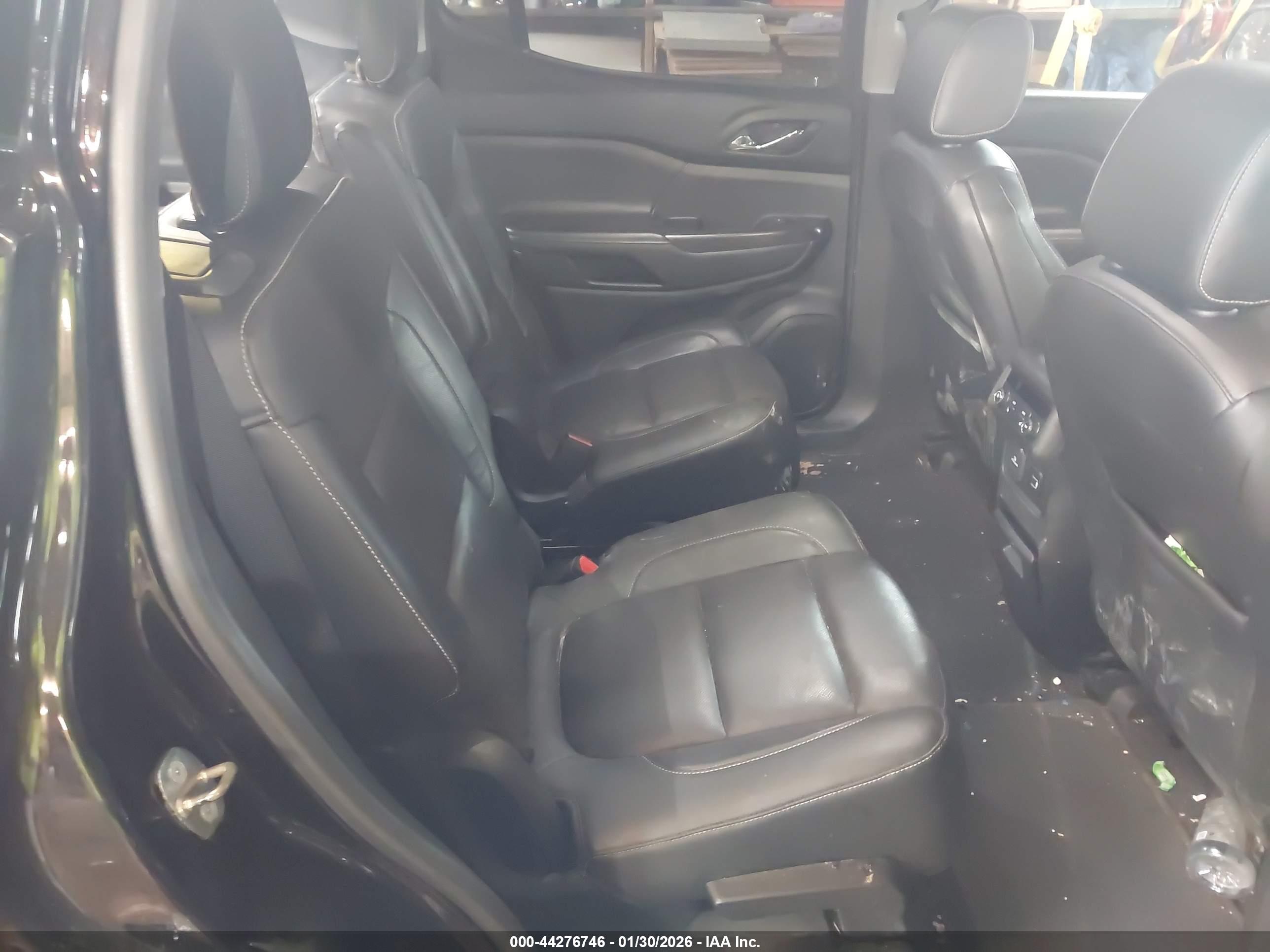 GMC ACADIA image 8