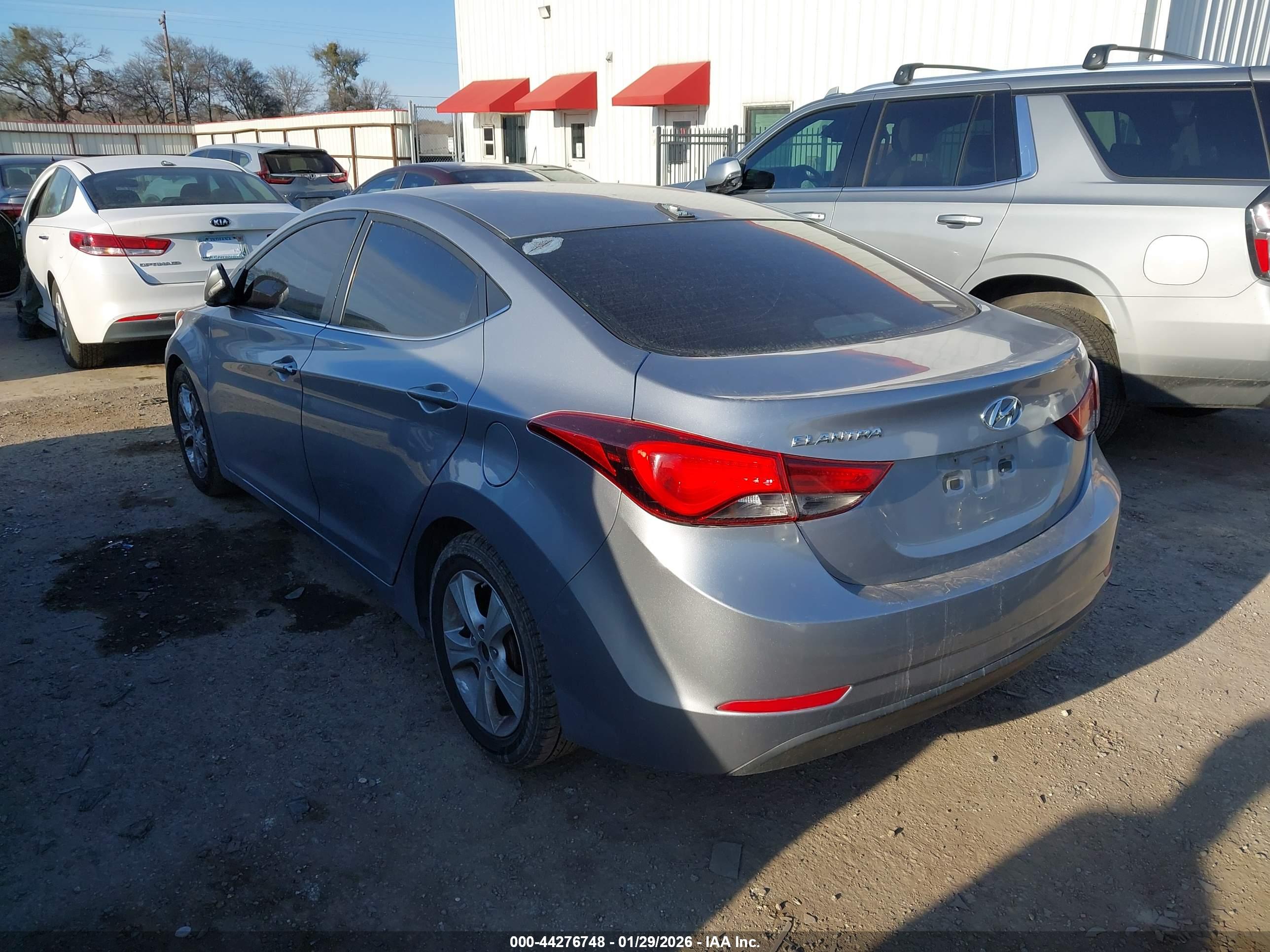 HYUNDAI ELANTRA image 3