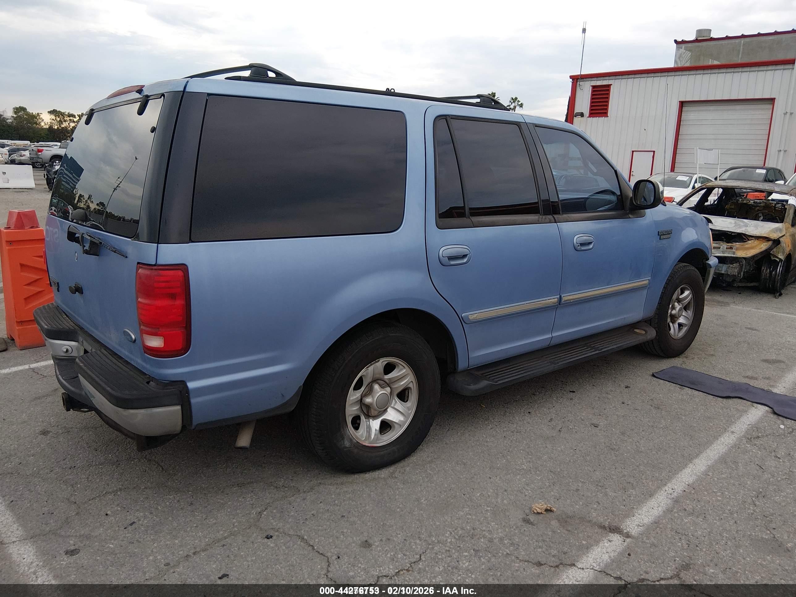 FORD EXPEDITION image 4