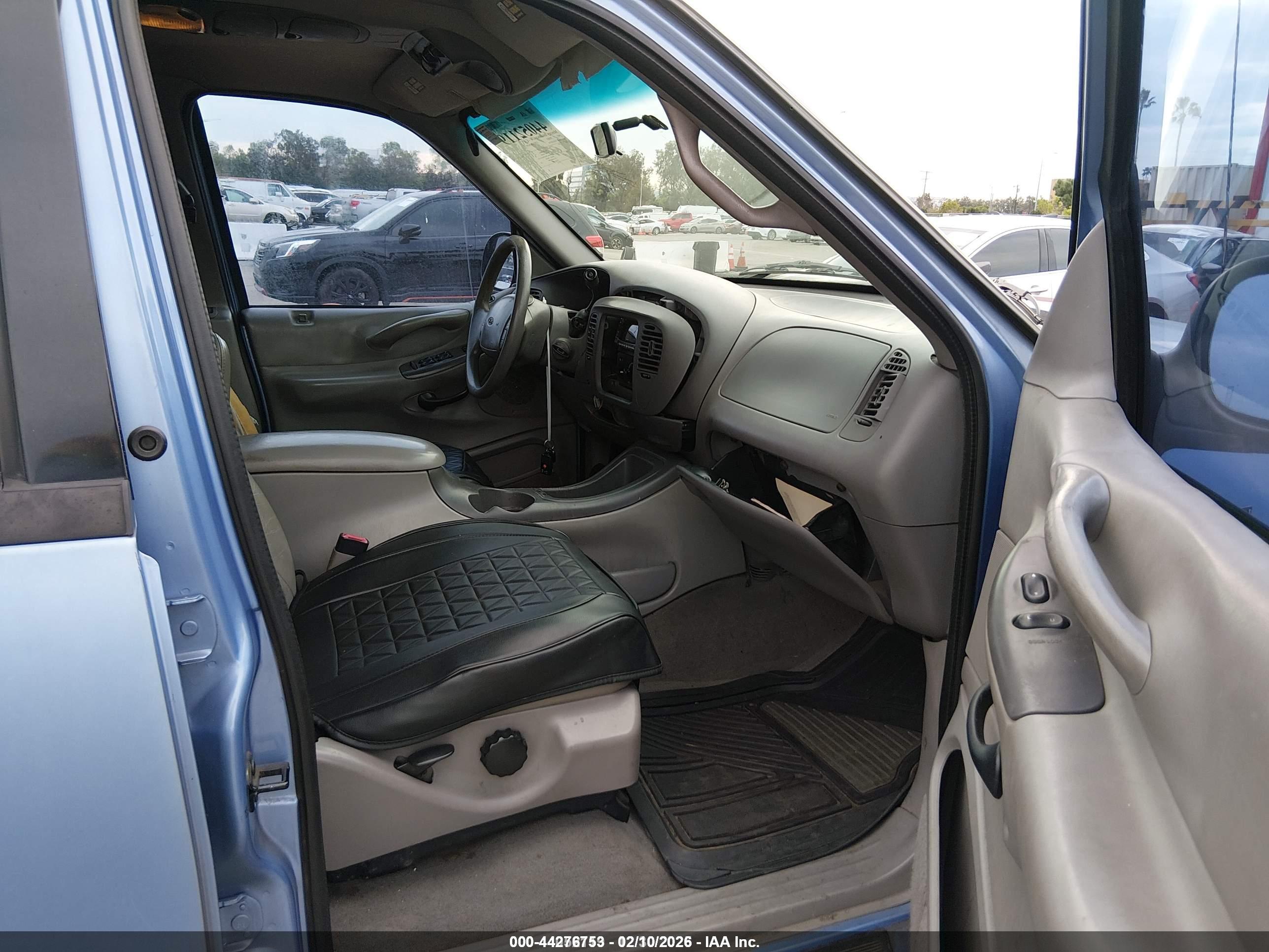 FORD EXPEDITION image 5