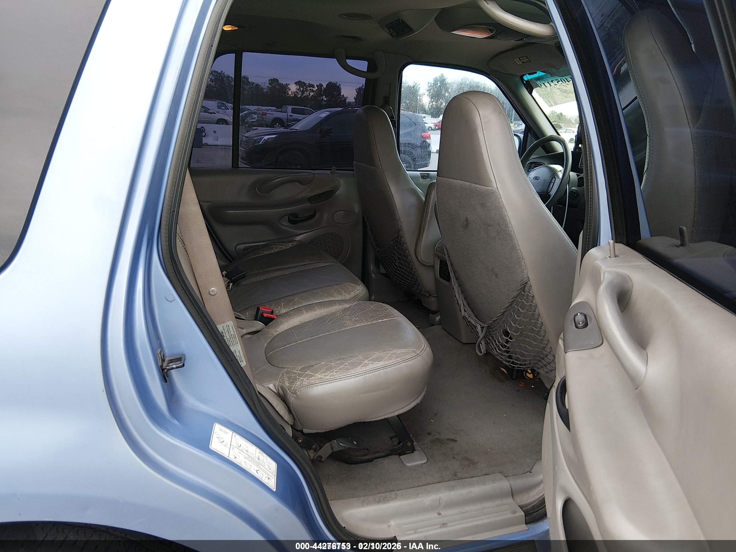 FORD EXPEDITION image 8