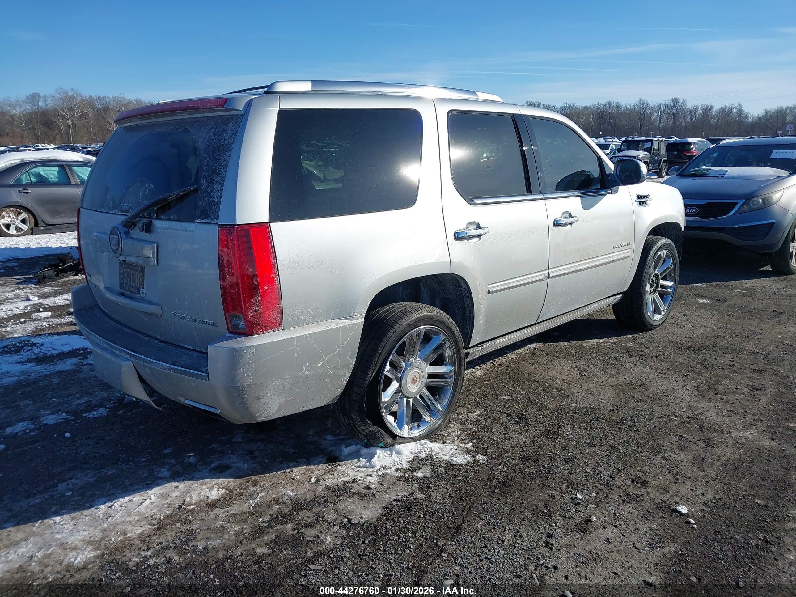 CADILLAC ESCALADE image 4