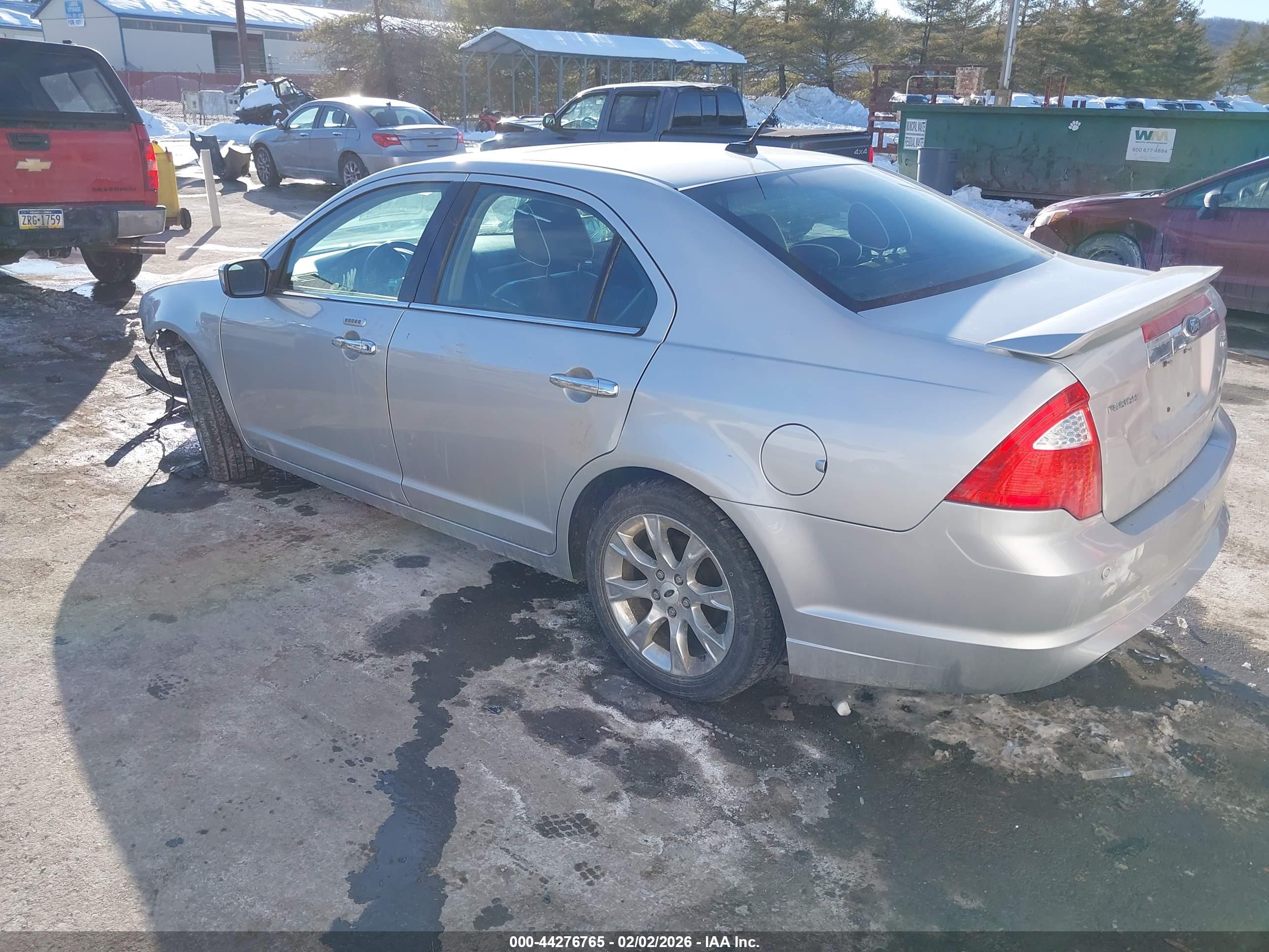 FORD FUSION image 3
