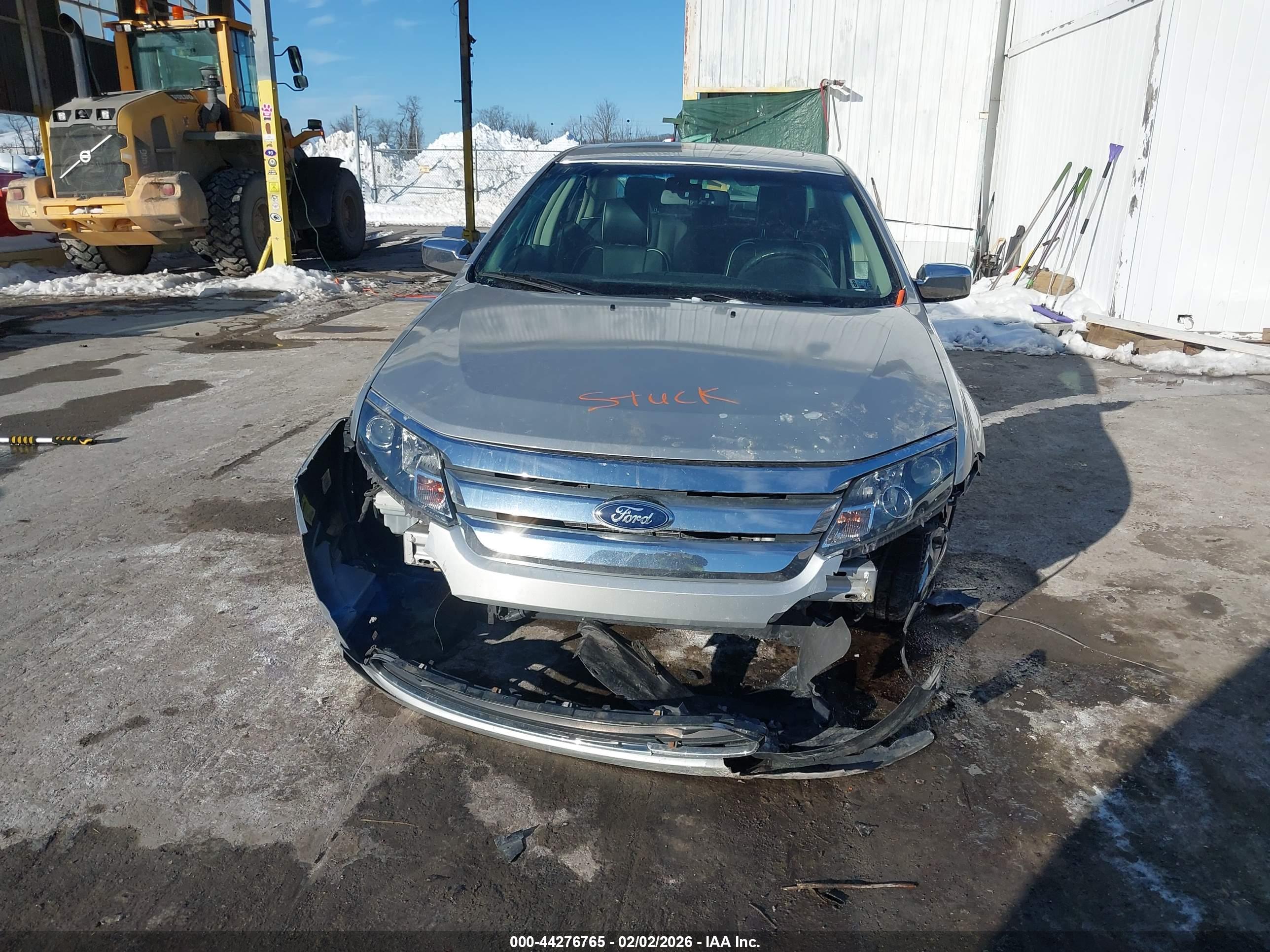 FORD FUSION image 6