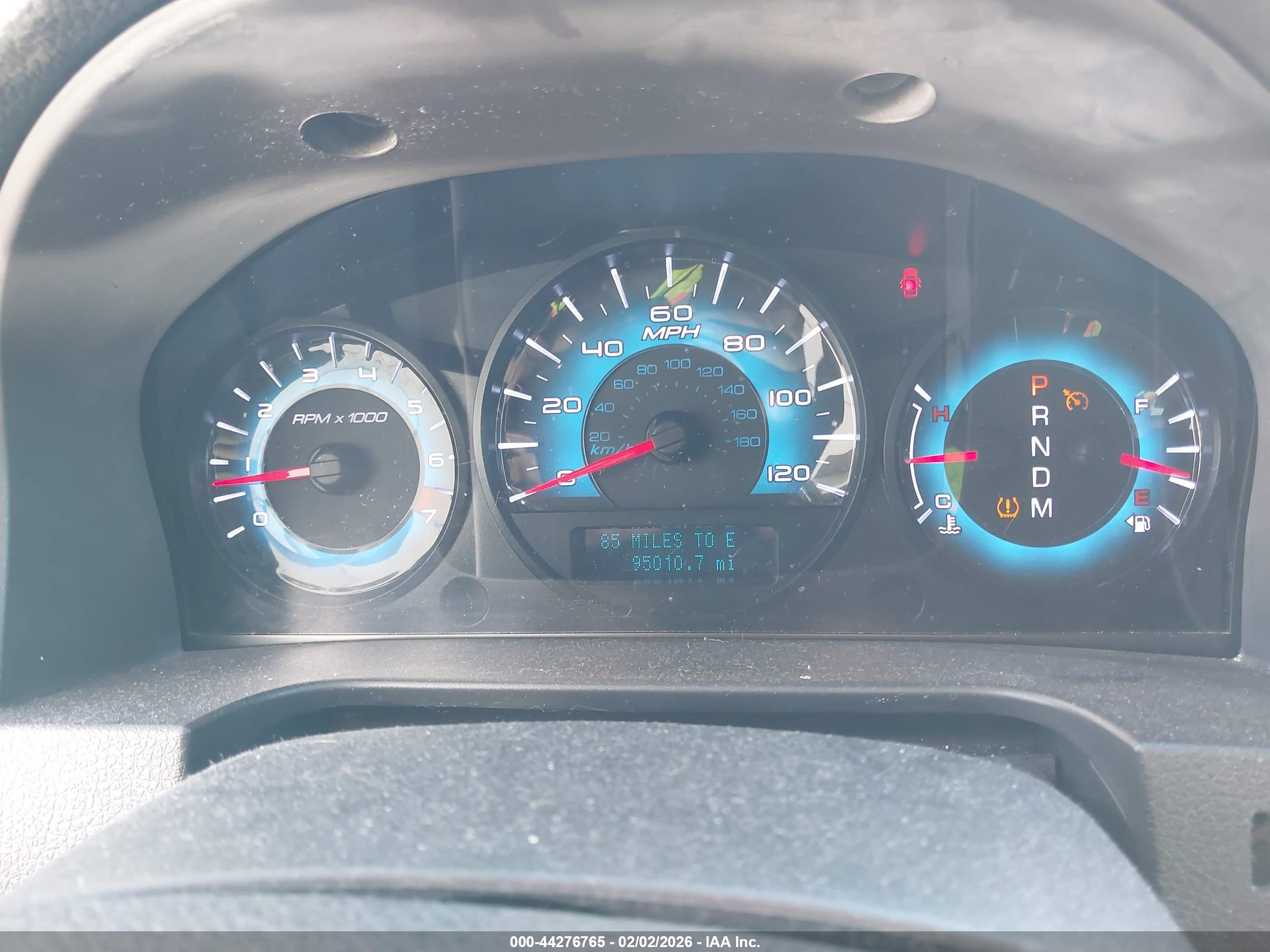 FORD FUSION image 7