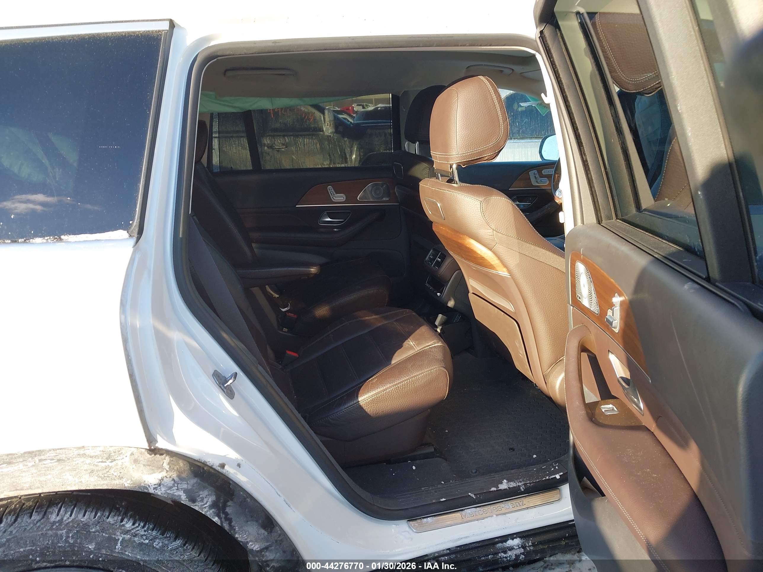 MERCEDES-BENZ GLS image 8