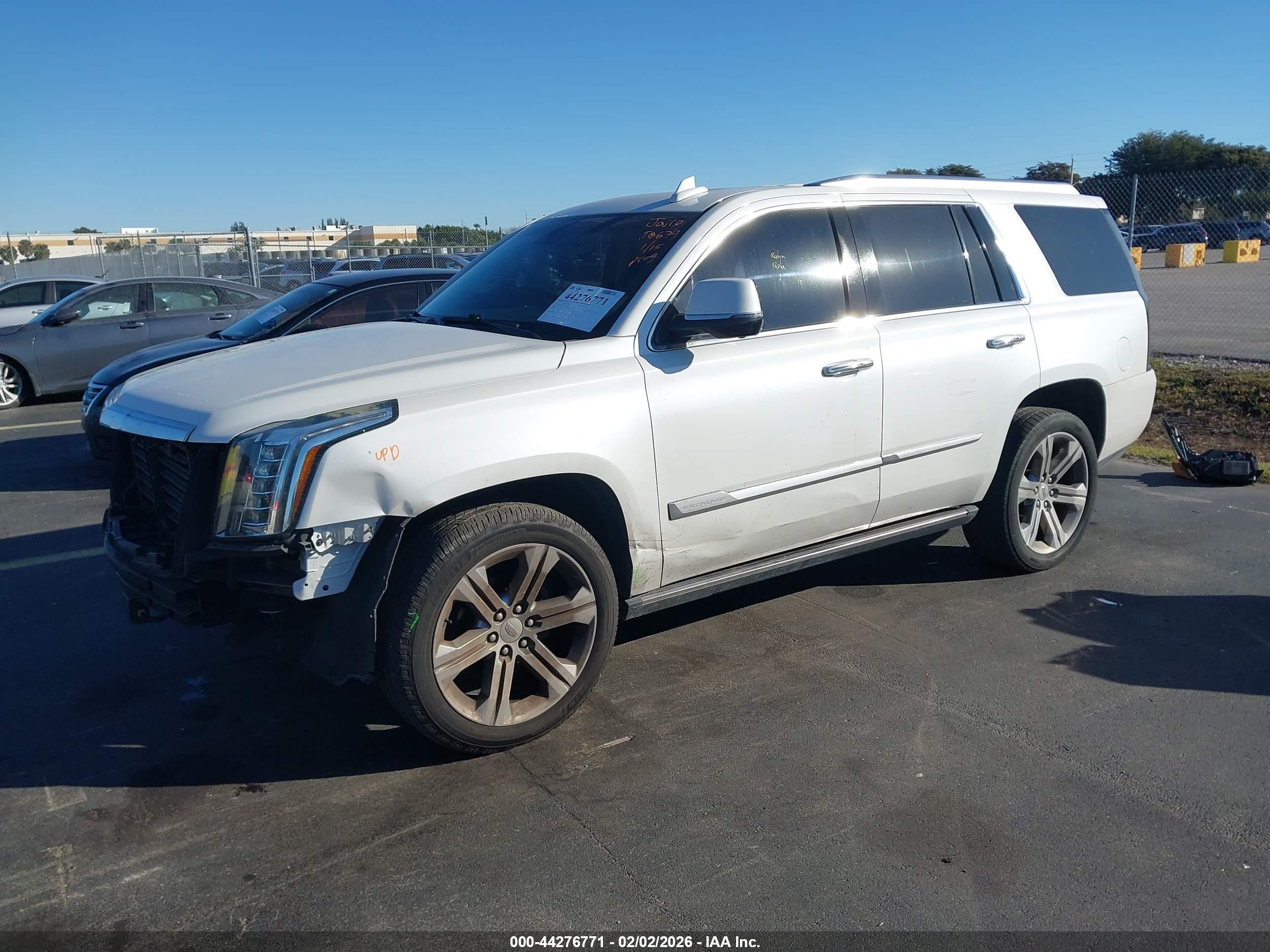 CADILLAC ESCALADE image 2