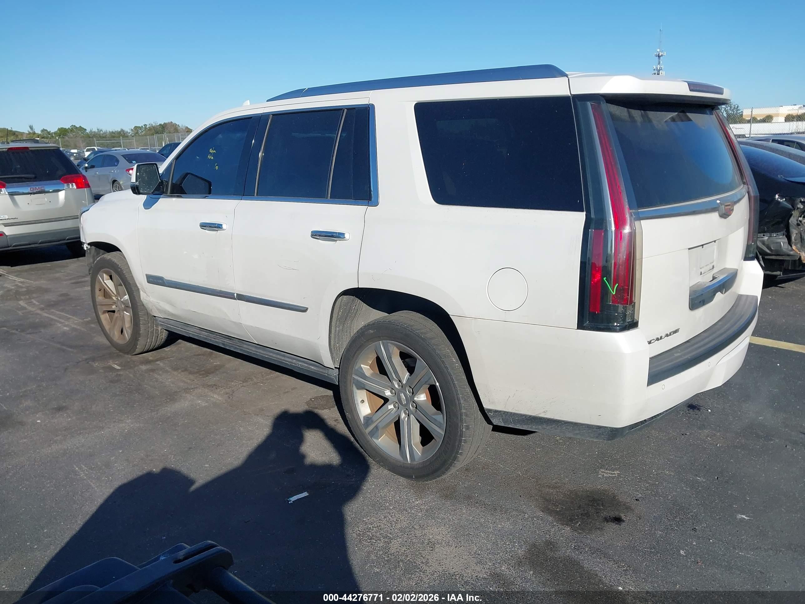 CADILLAC ESCALADE image 3