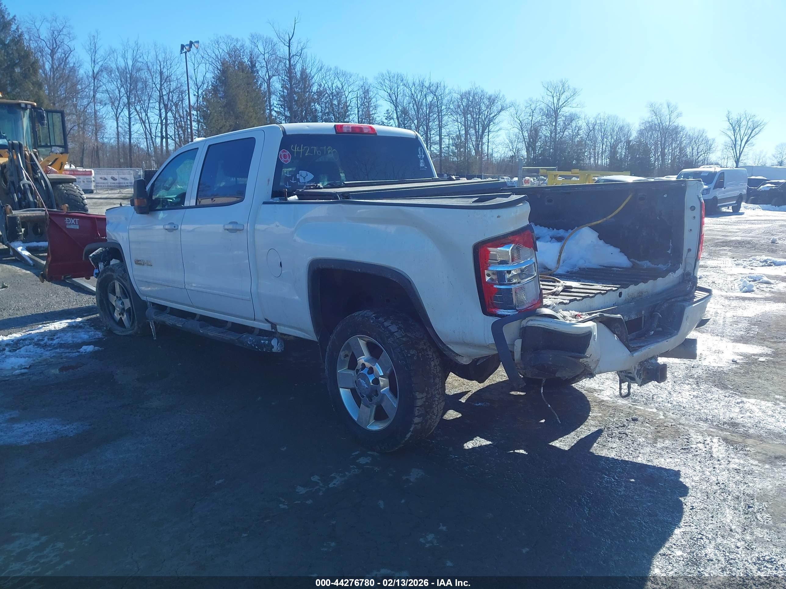 GMC SIERRA image 3