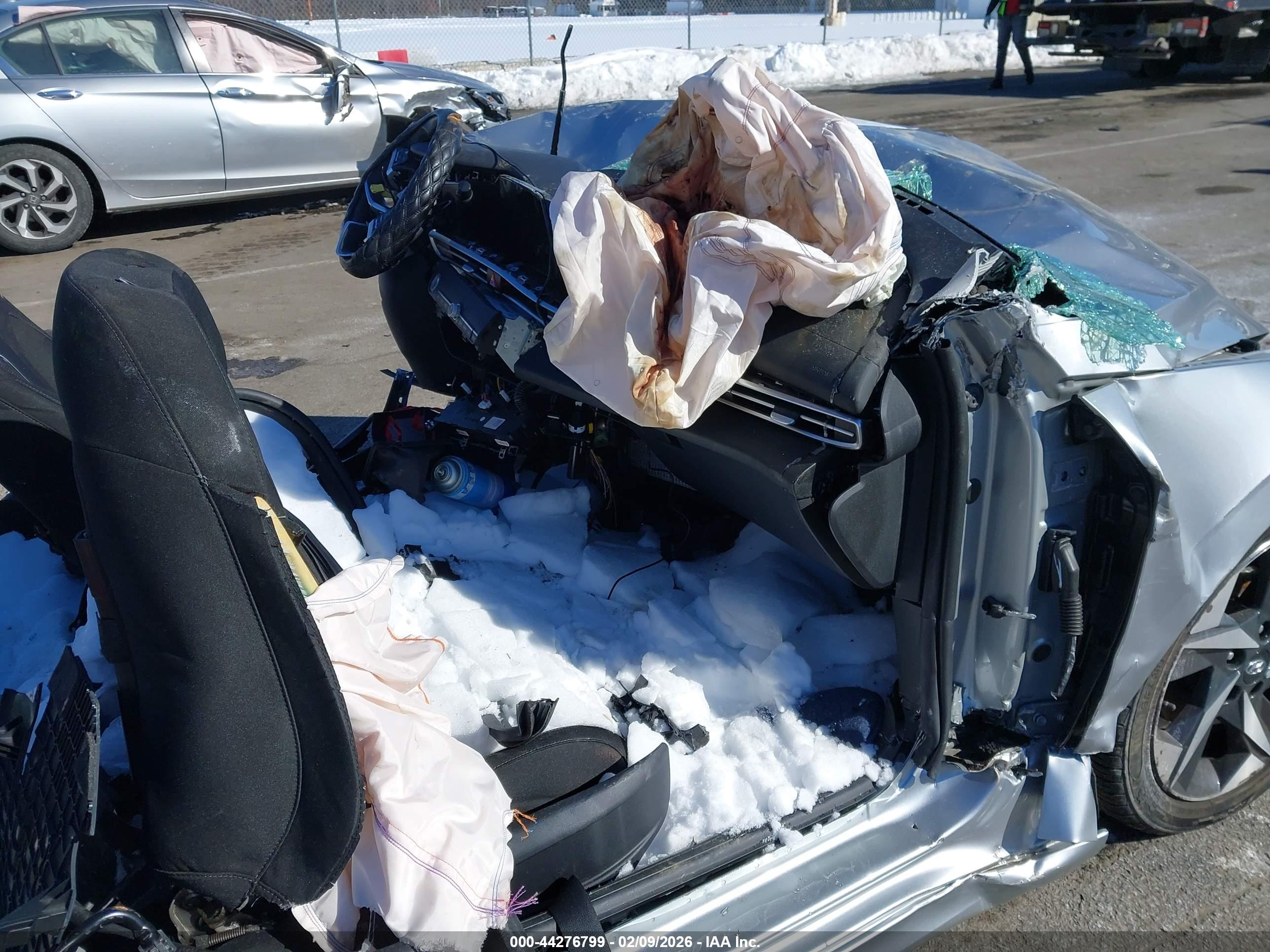 HYUNDAI ELANTRA image 5