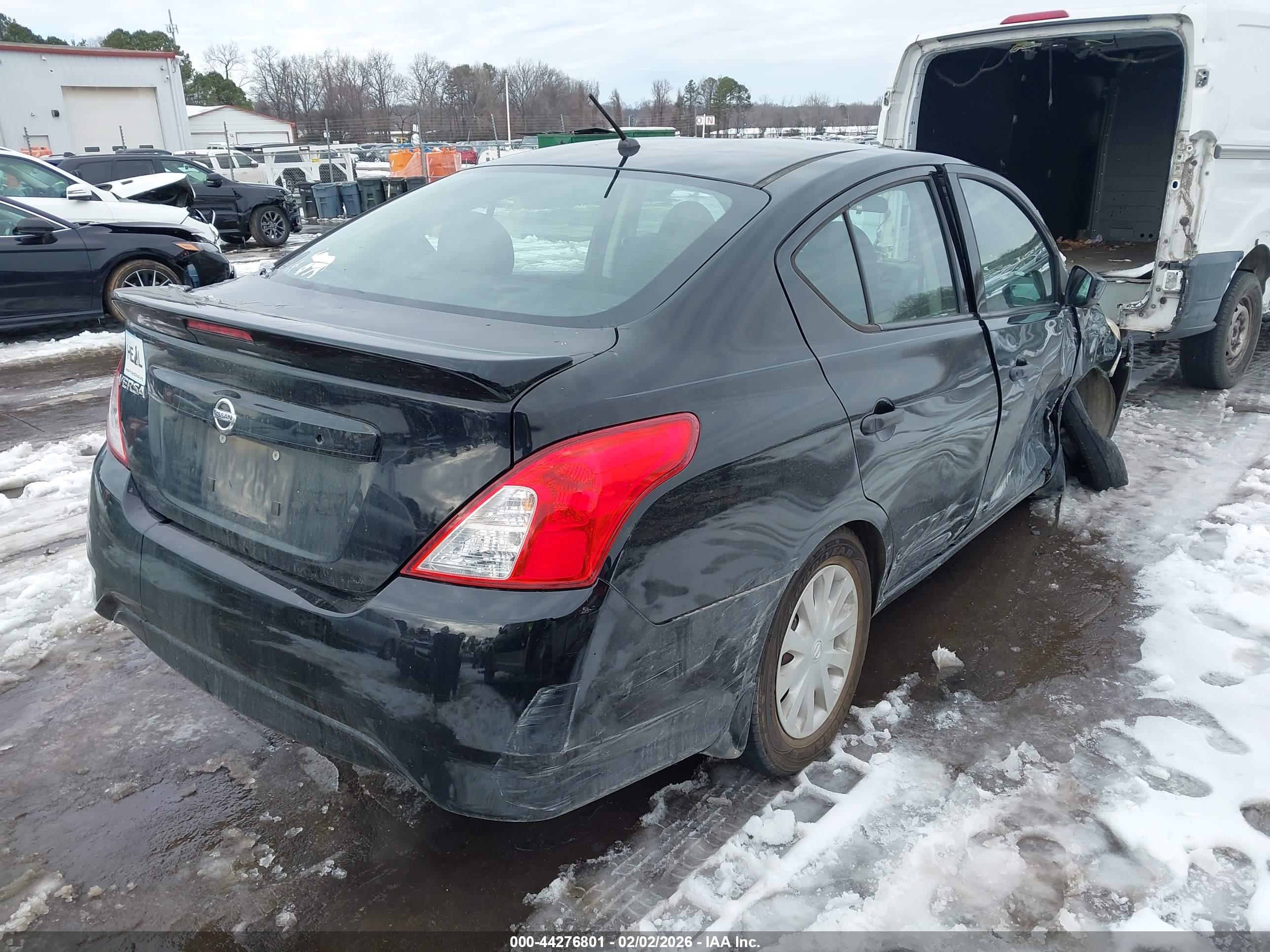 NISSAN VERSA image 4