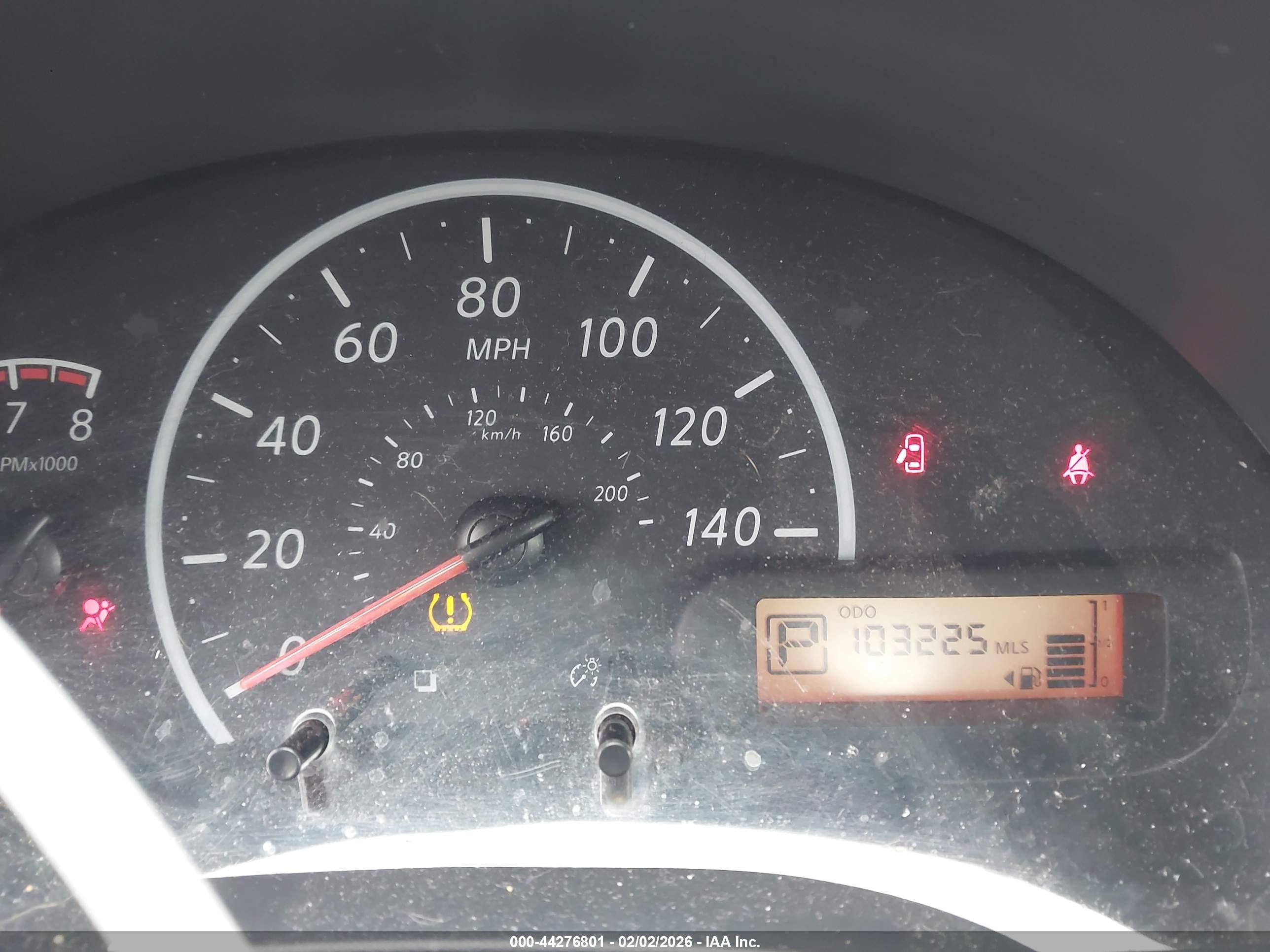 NISSAN VERSA image 7