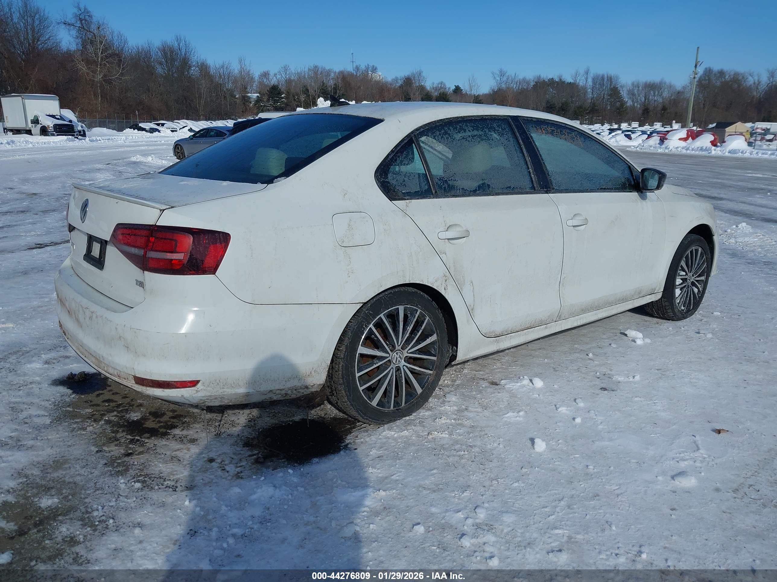 VOLKSWAGEN JETTA image 4