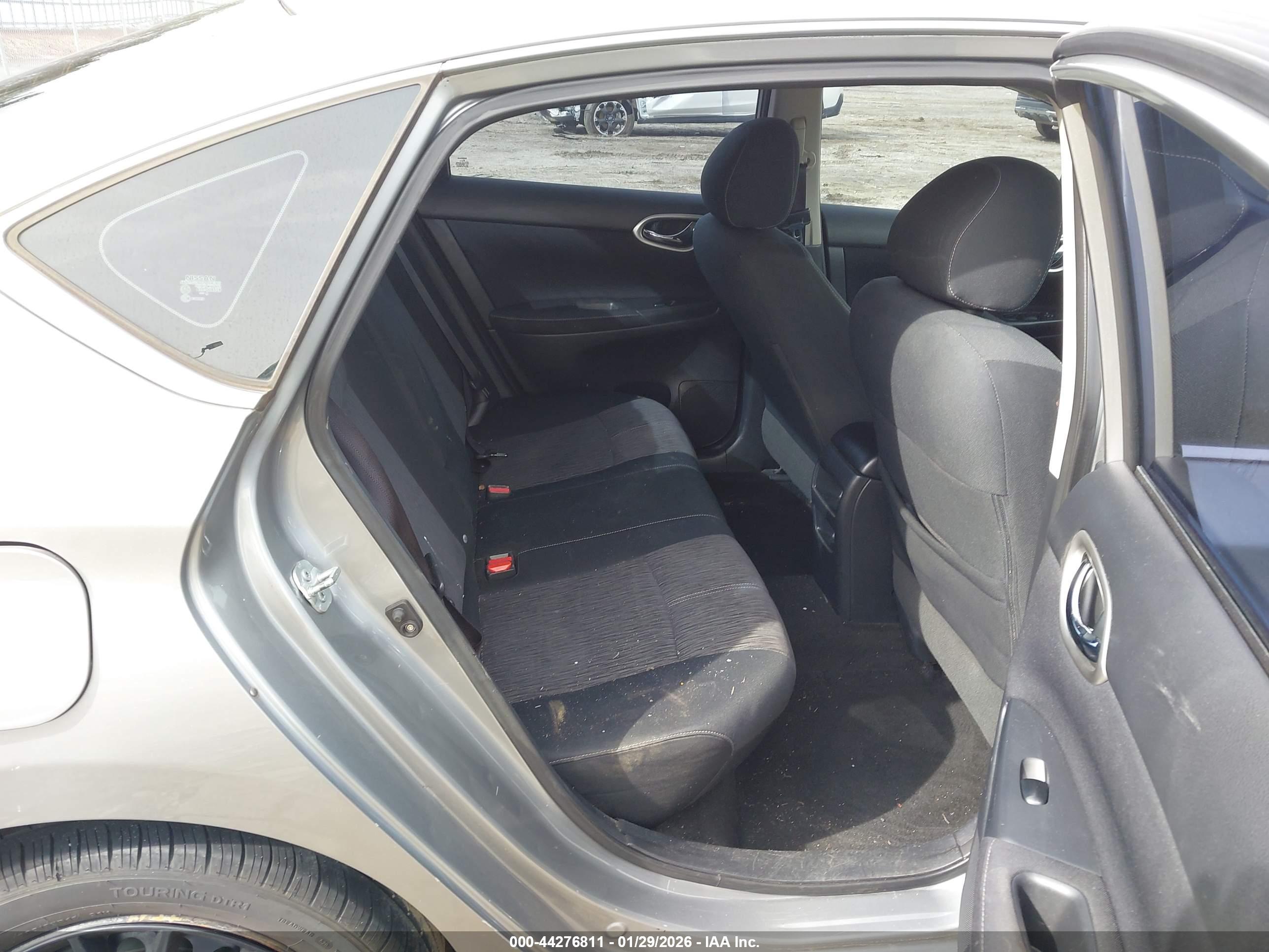 NISSAN SENTRA image 8