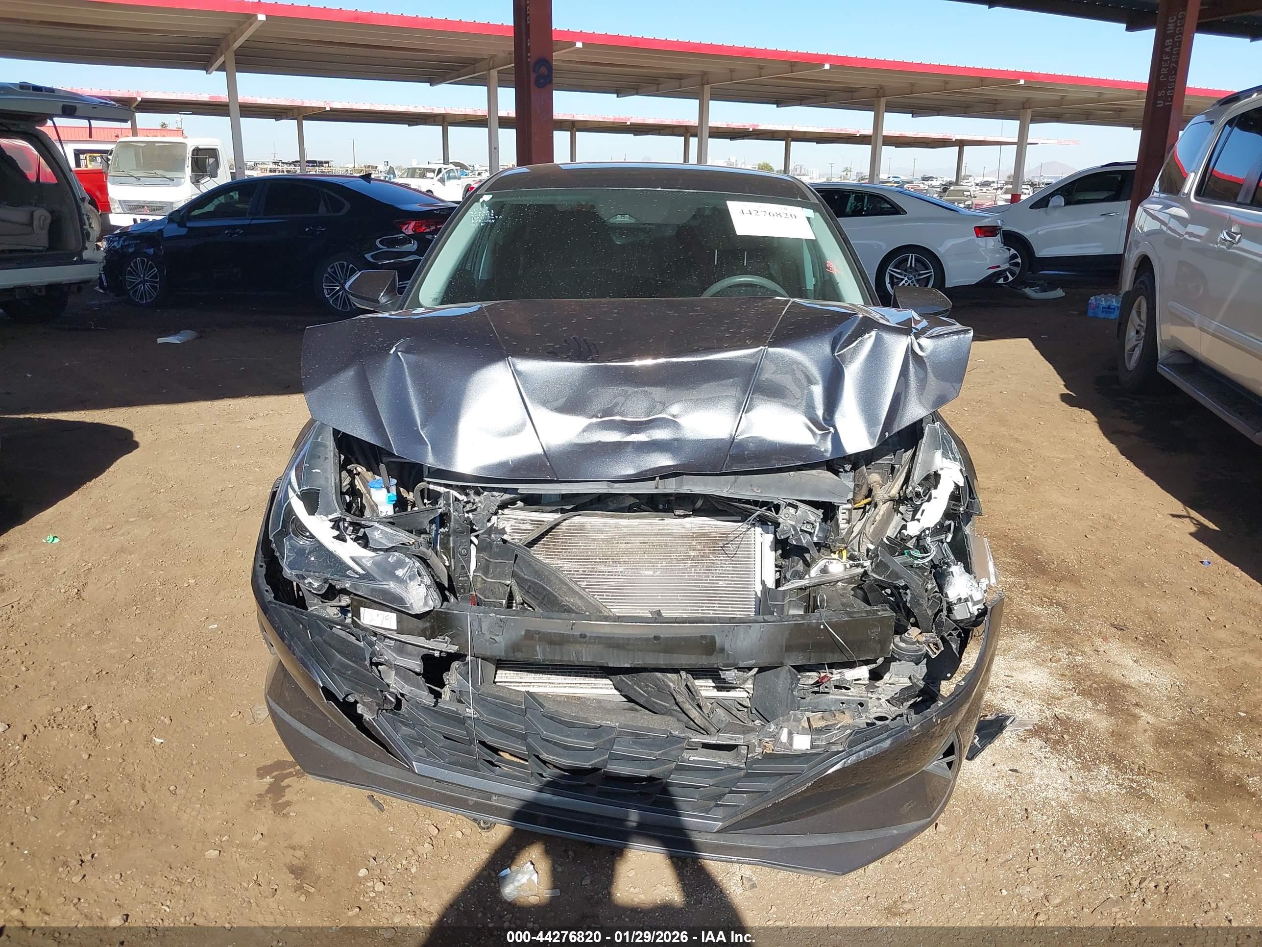 HYUNDAI ELANTRA image 6