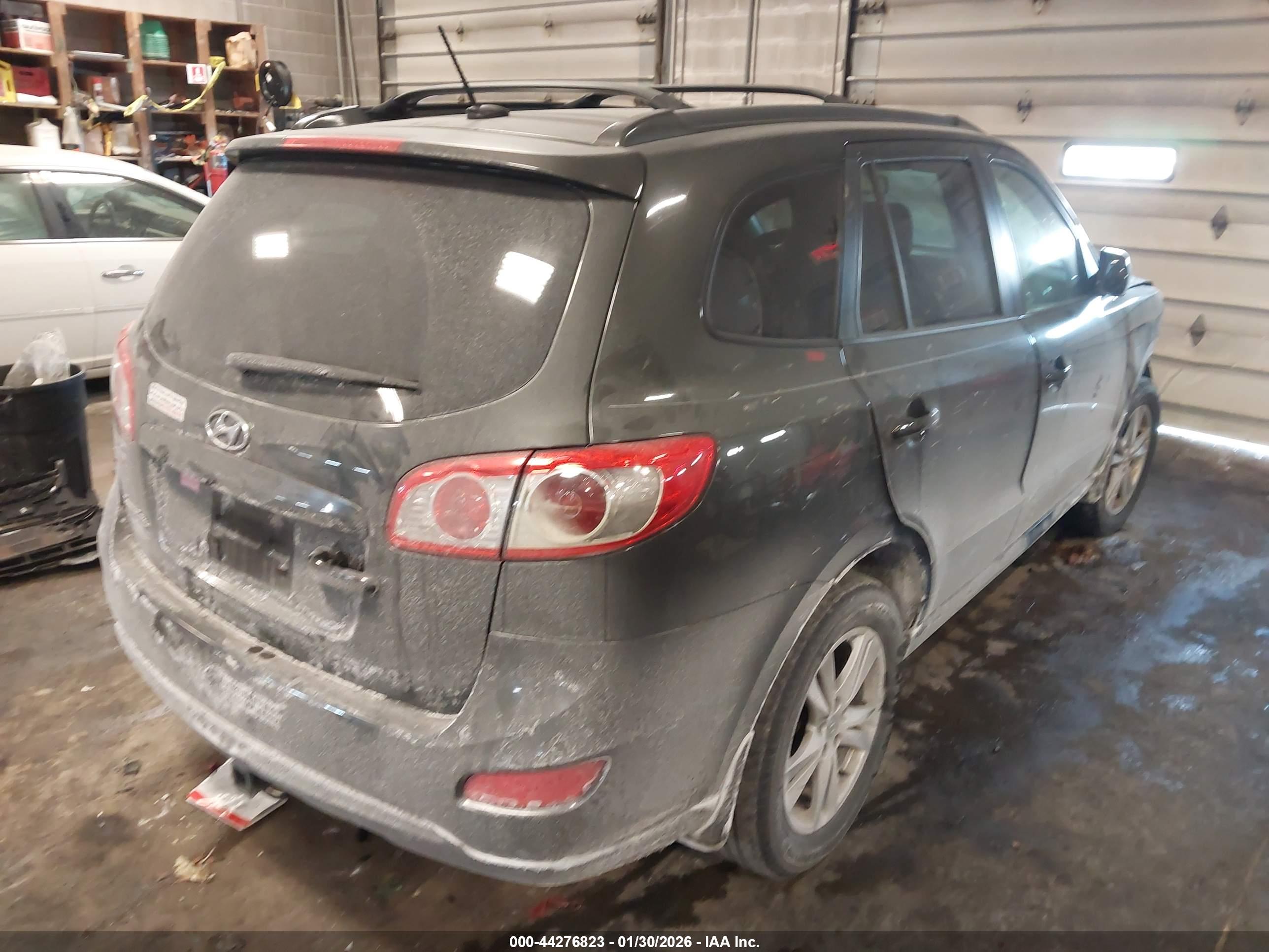 HYUNDAI SANTA image 4