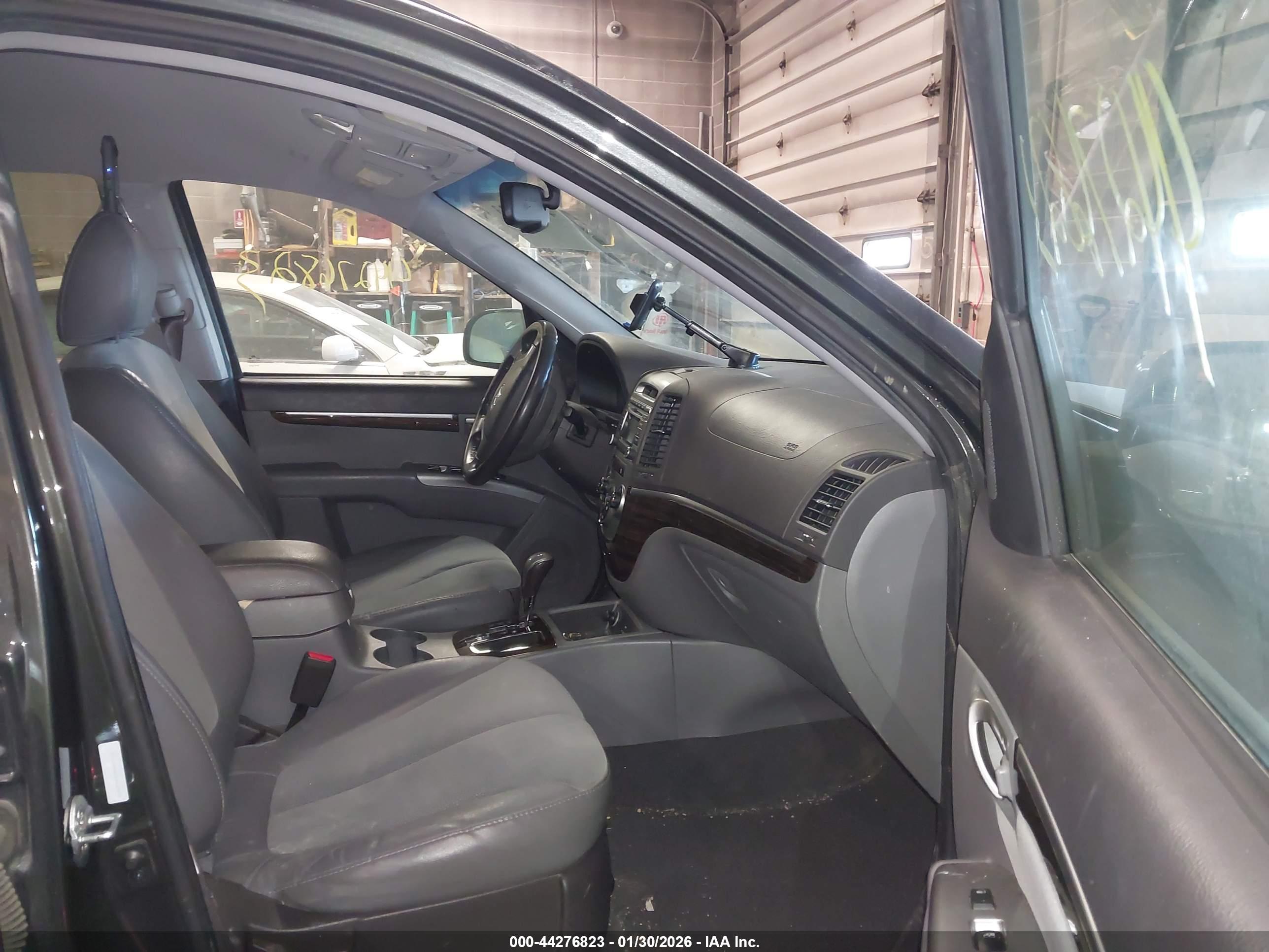 HYUNDAI SANTA image 5