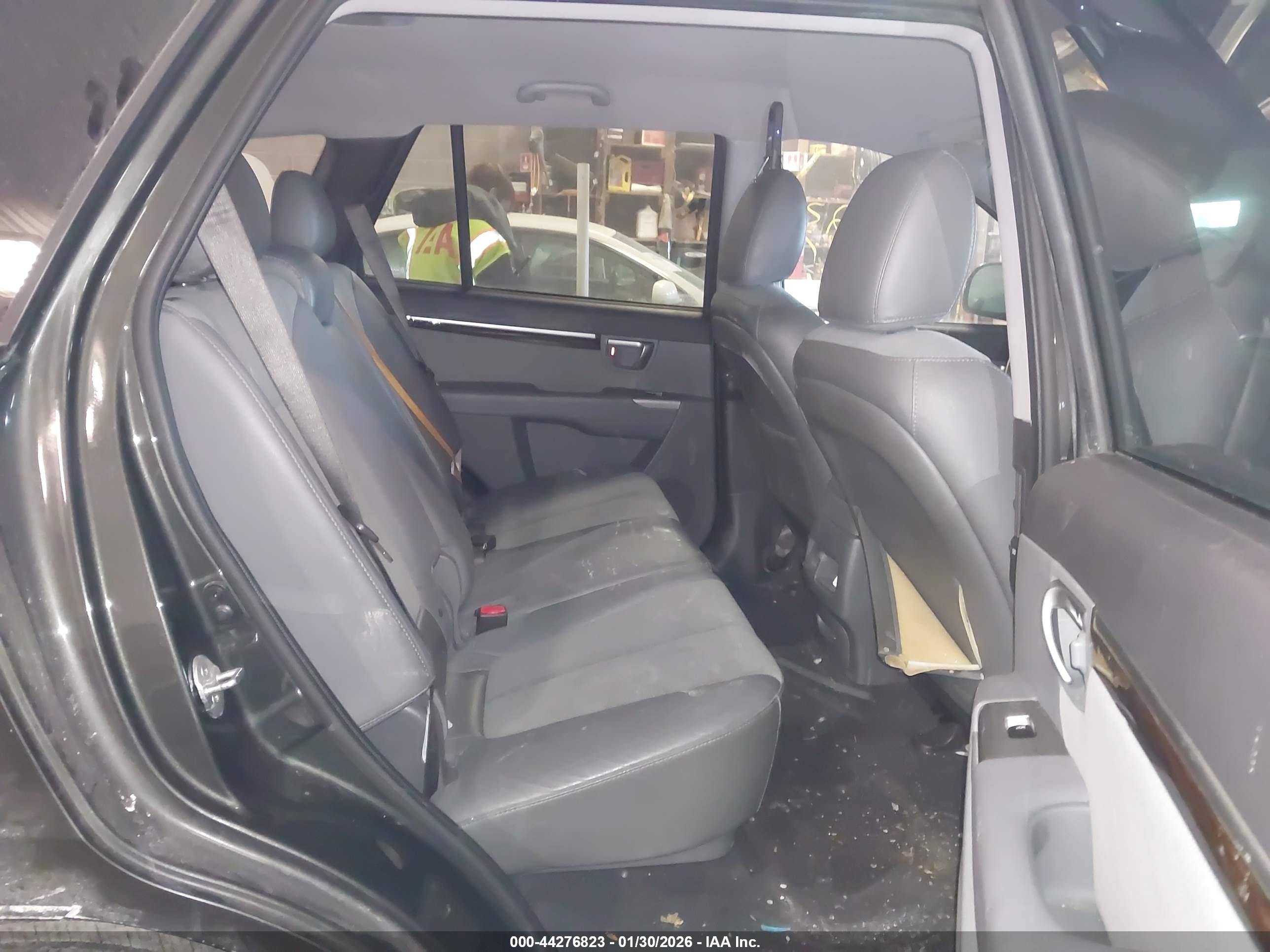 HYUNDAI SANTA image 8