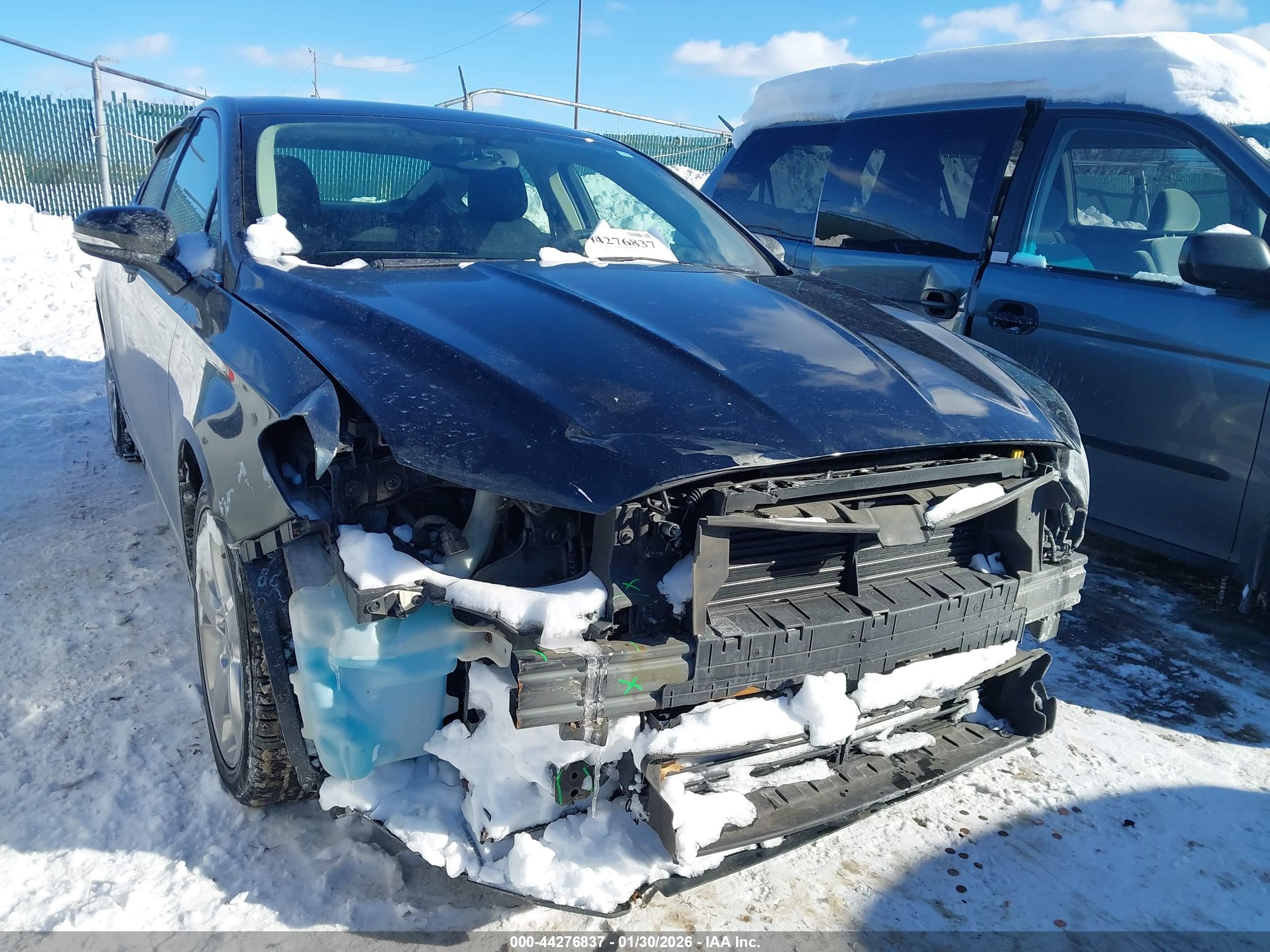 FORD FUSION image 6
