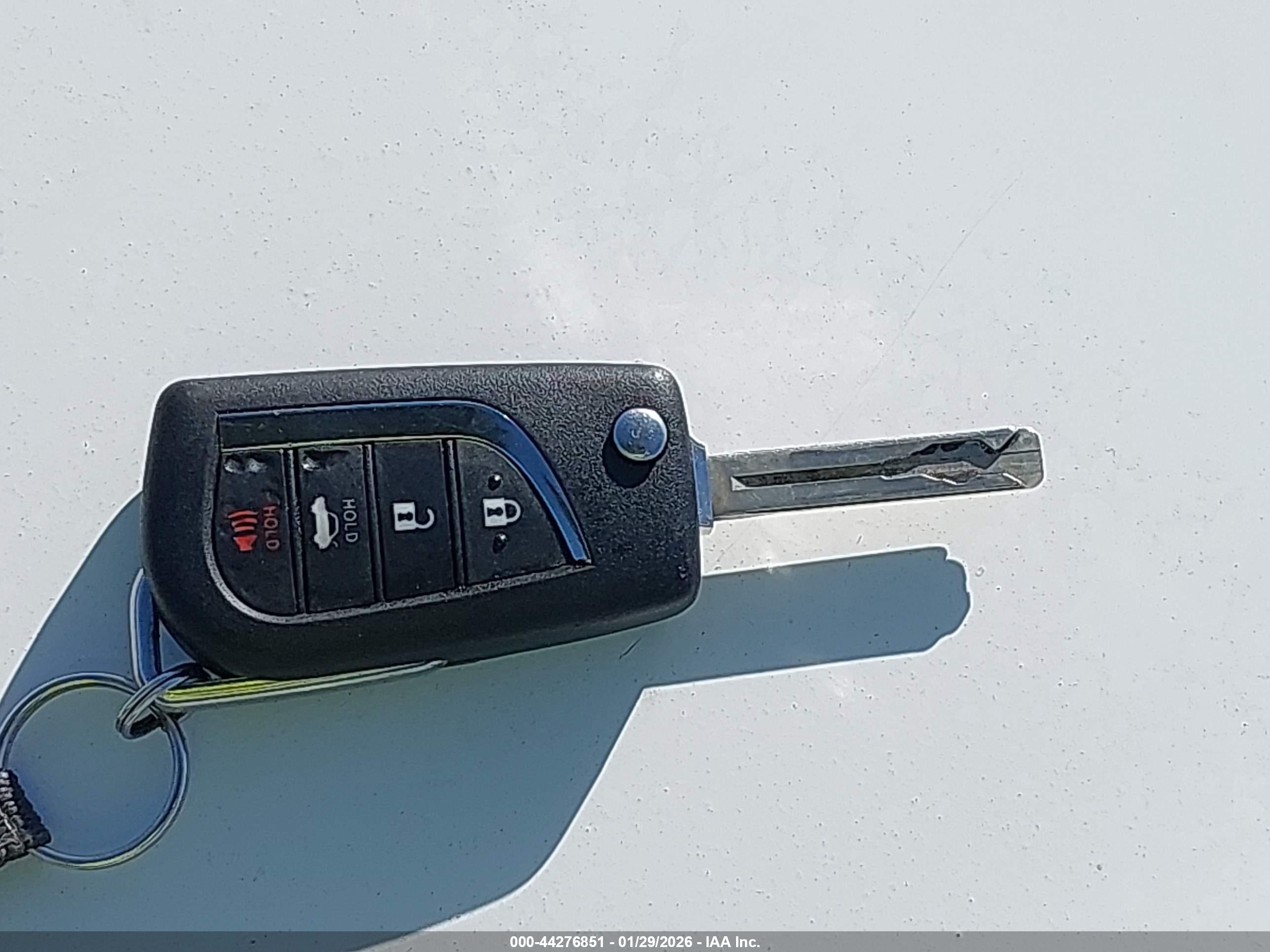 TOYOTA CAMRY image 11