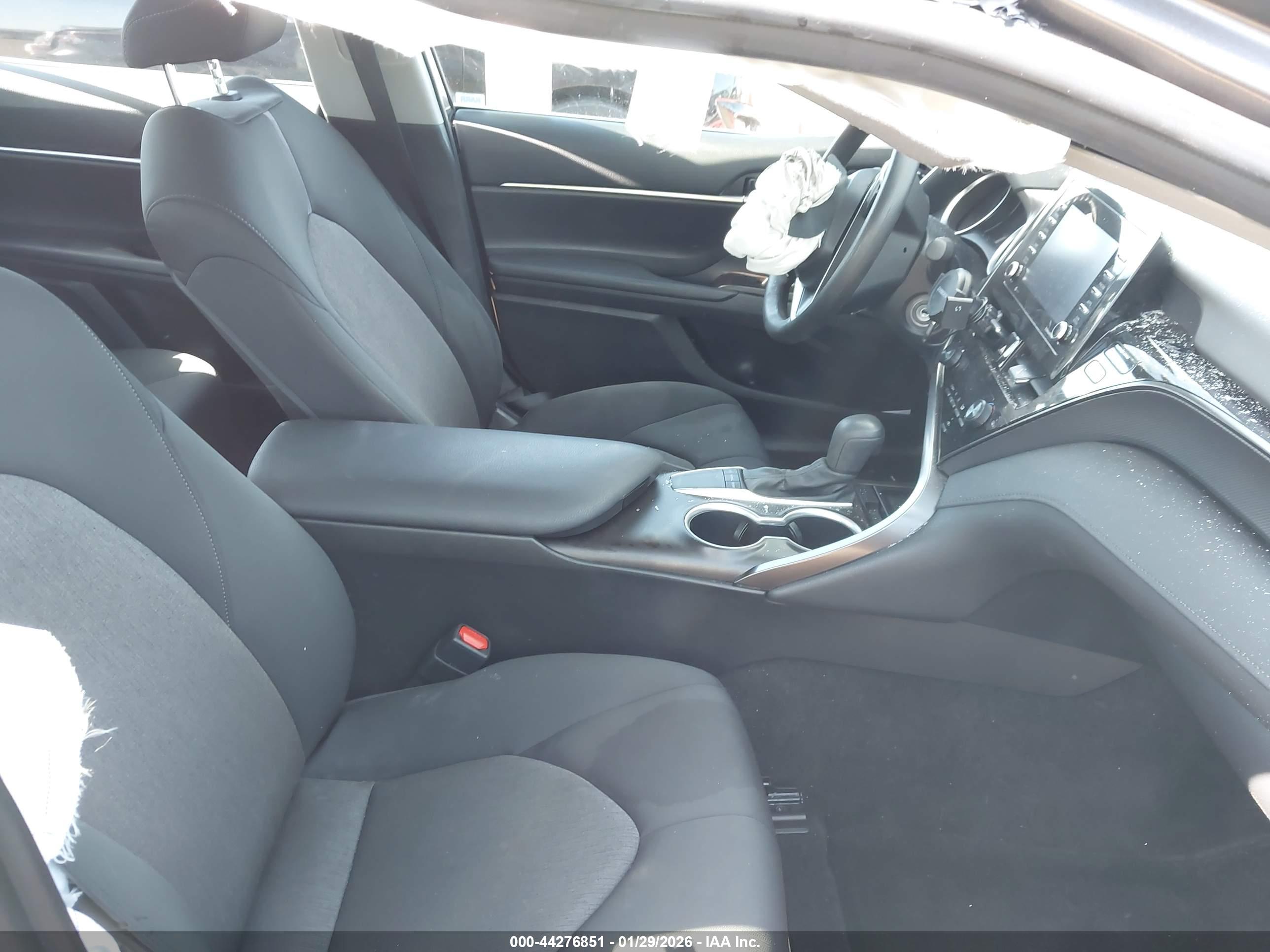 TOYOTA CAMRY image 5