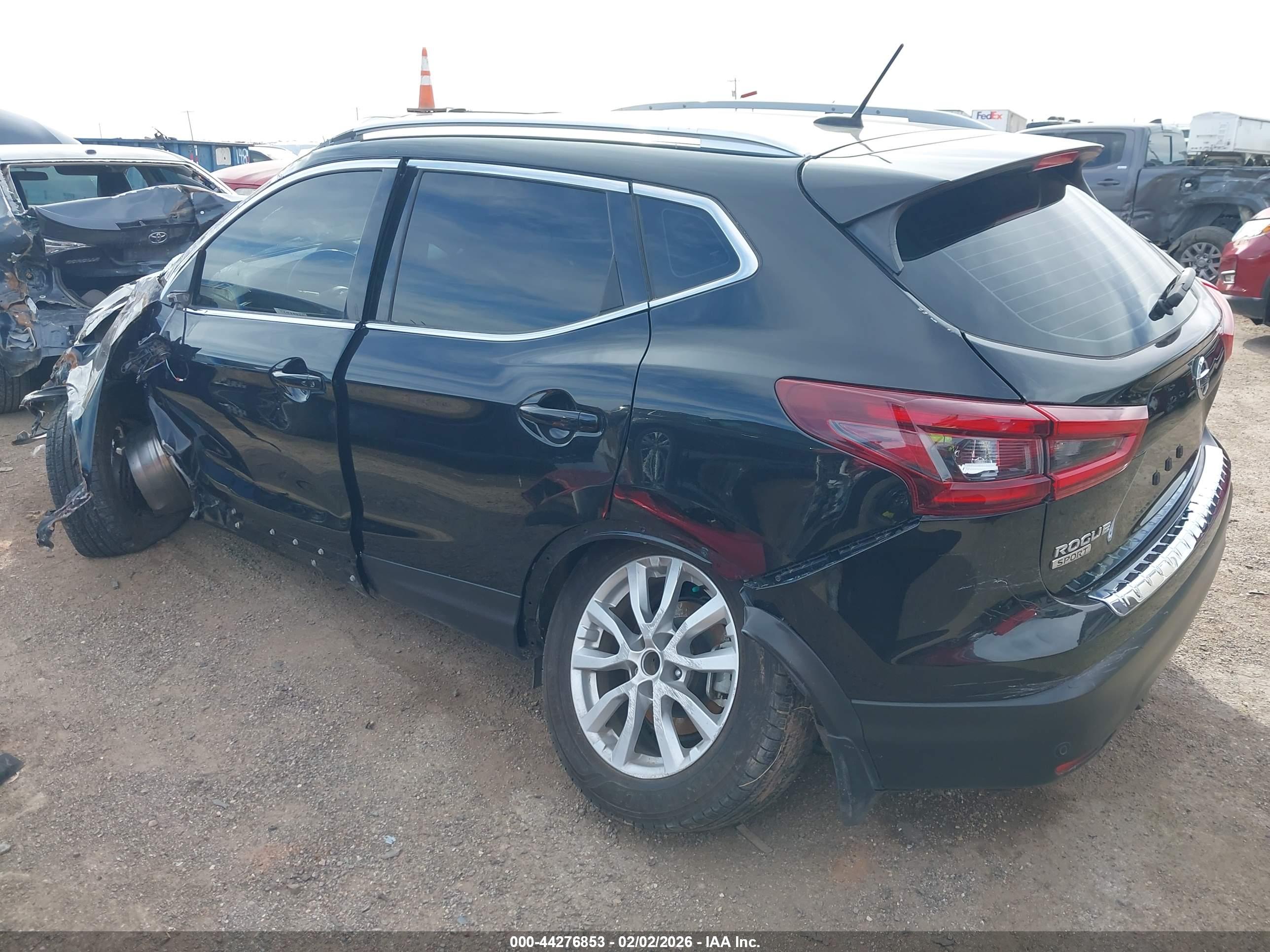 NISSAN ROGUE image 3