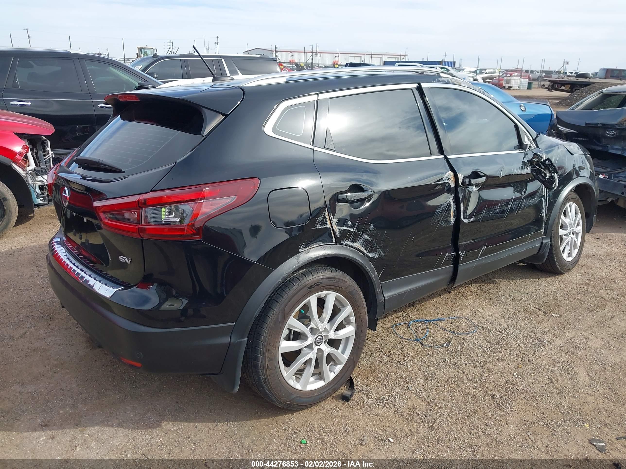 NISSAN ROGUE image 4