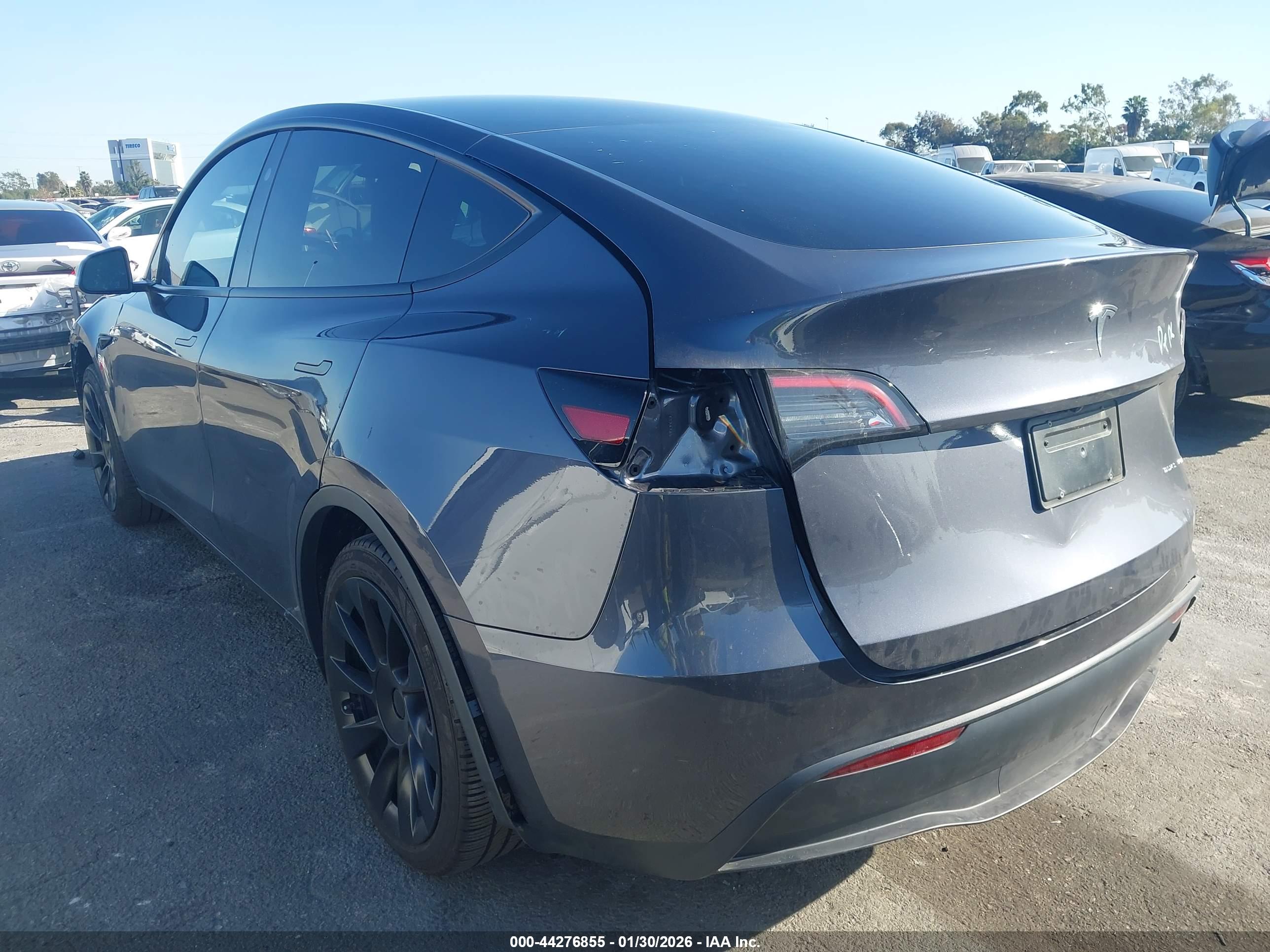 TESLA MODEL image 3