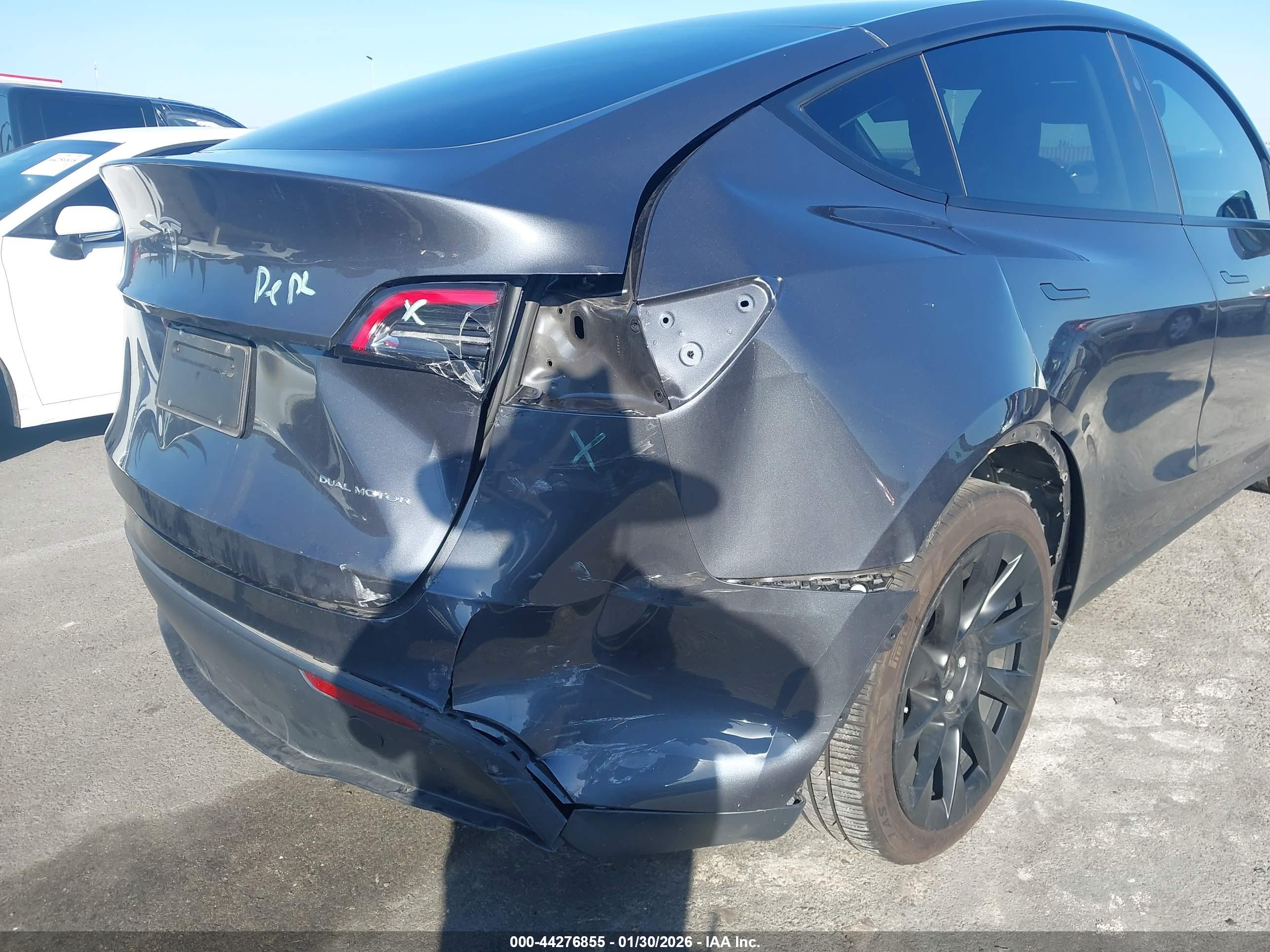 TESLA MODEL image 6