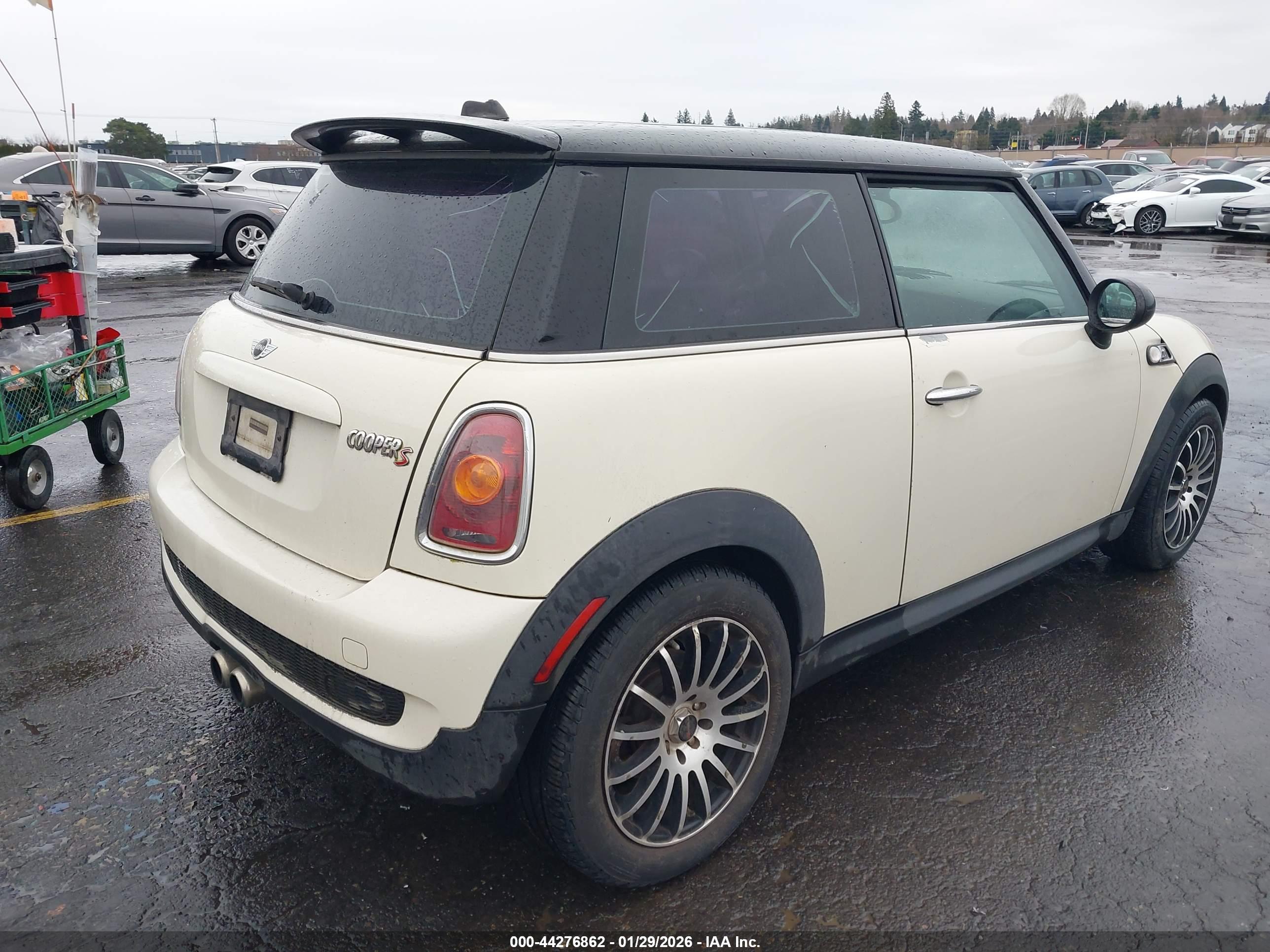 MINI COOPER image 4