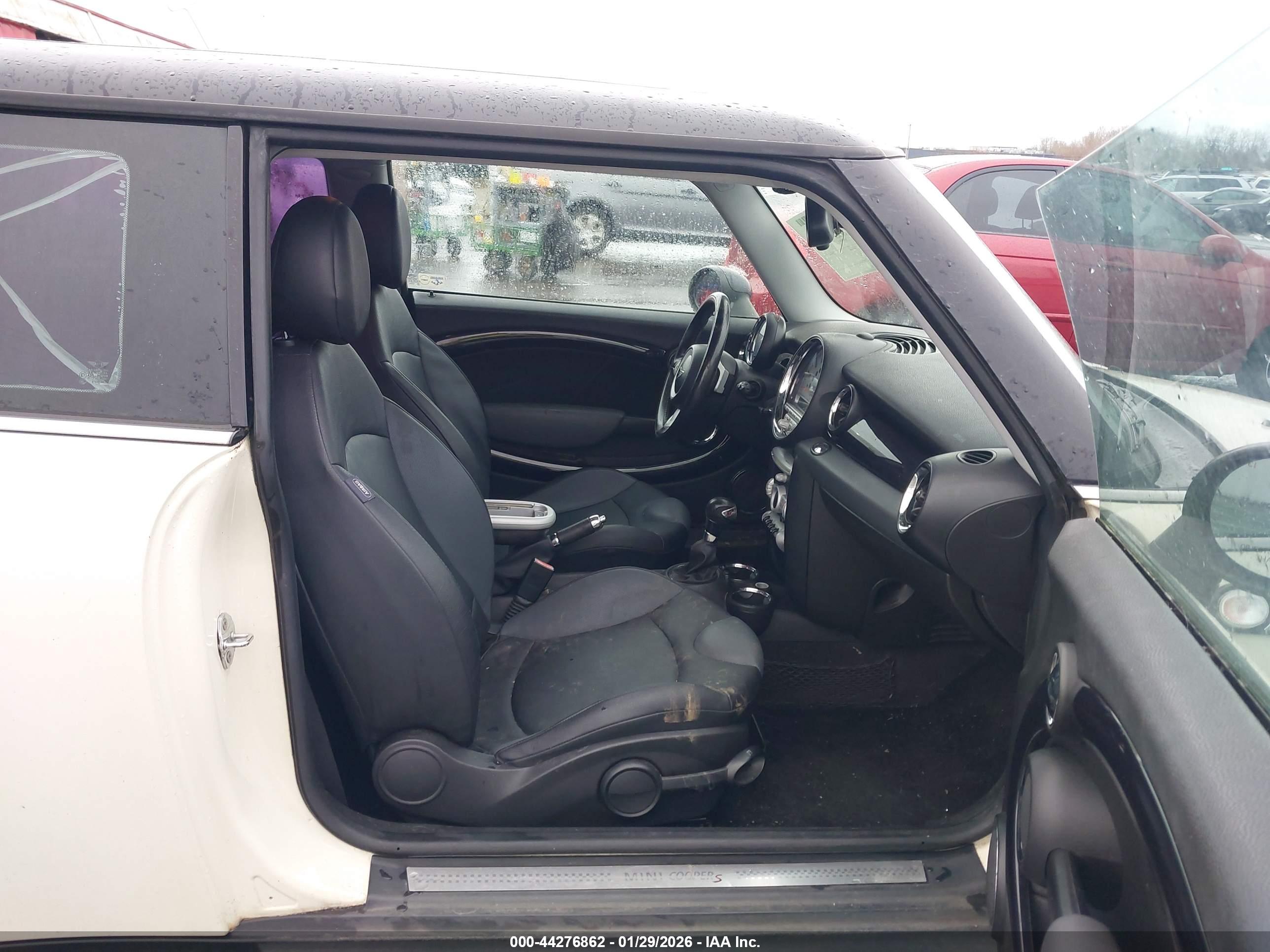 MINI COOPER image 5