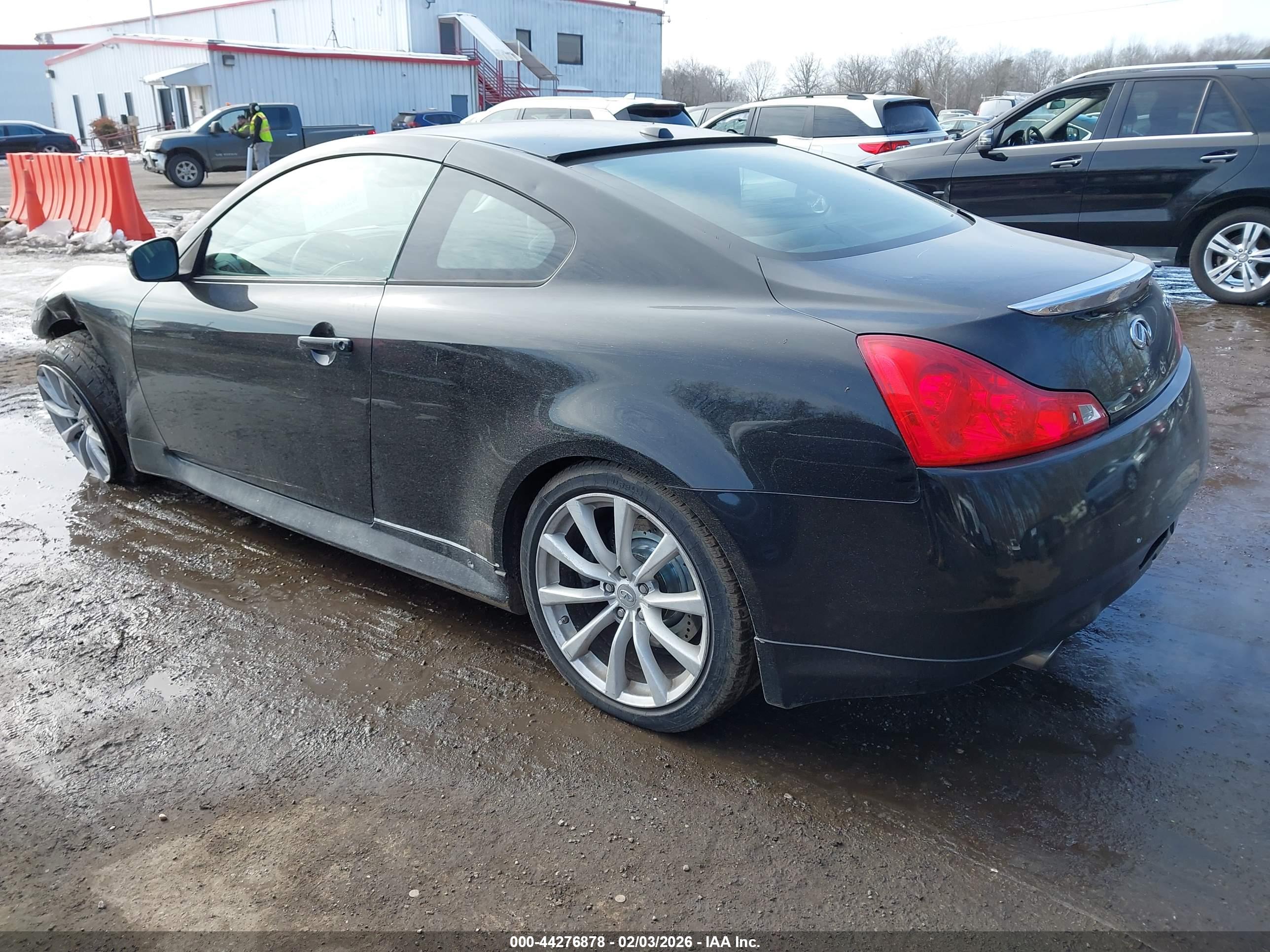 INFINITI G37 image 3
