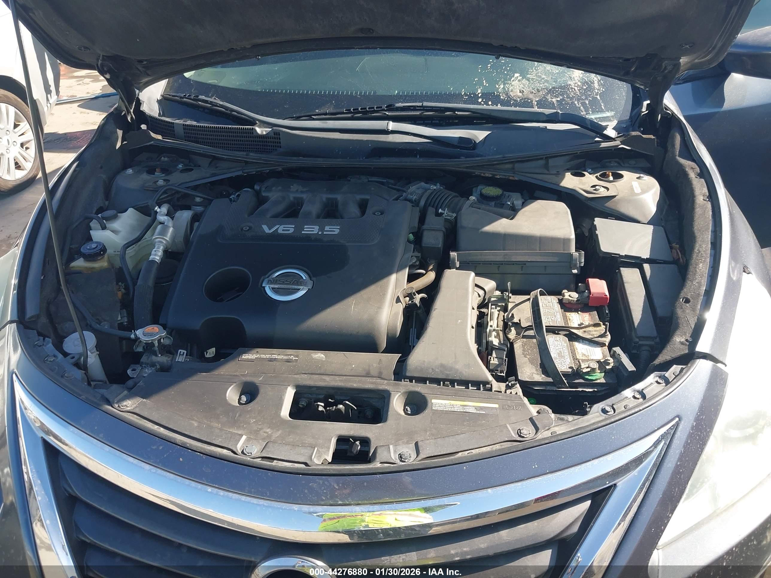 NISSAN ALTIMA image 10