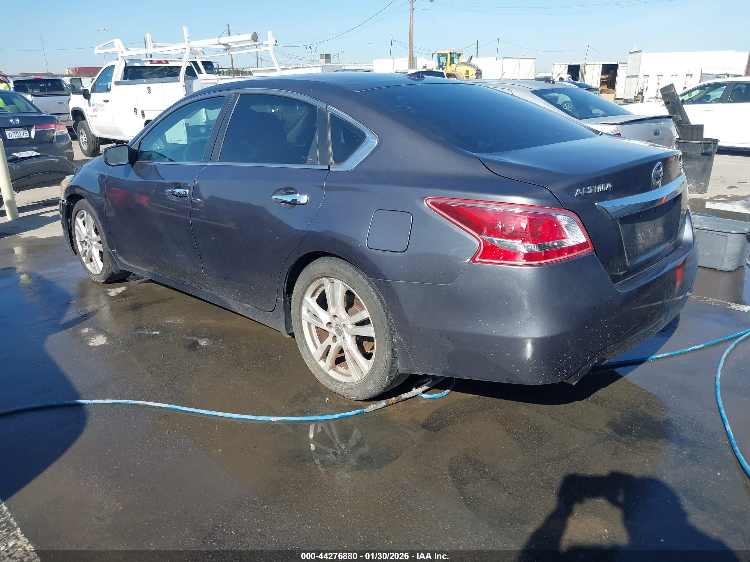 NISSAN ALTIMA image 3
